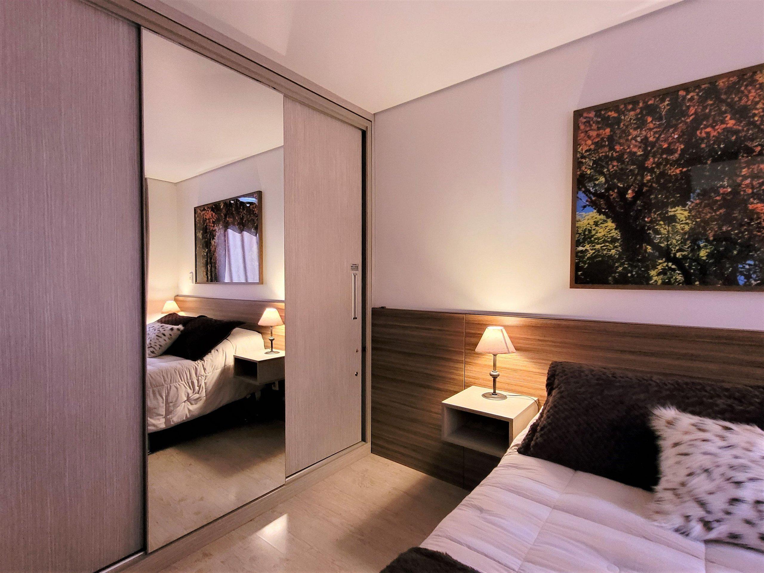 image-housing-carousel