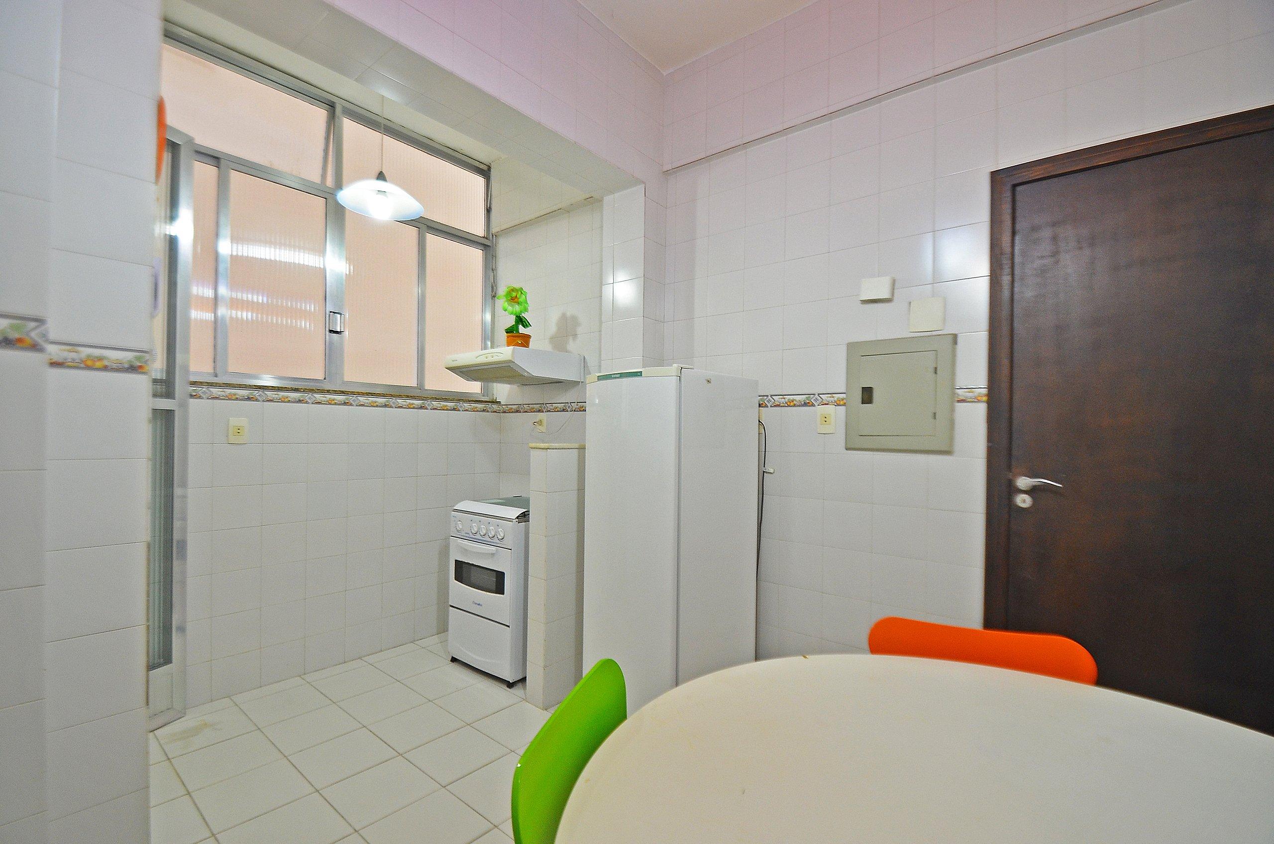 image-housing-carousel