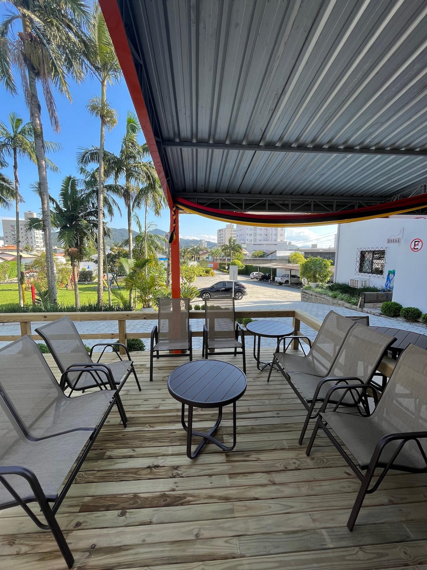 image-housing-carousel