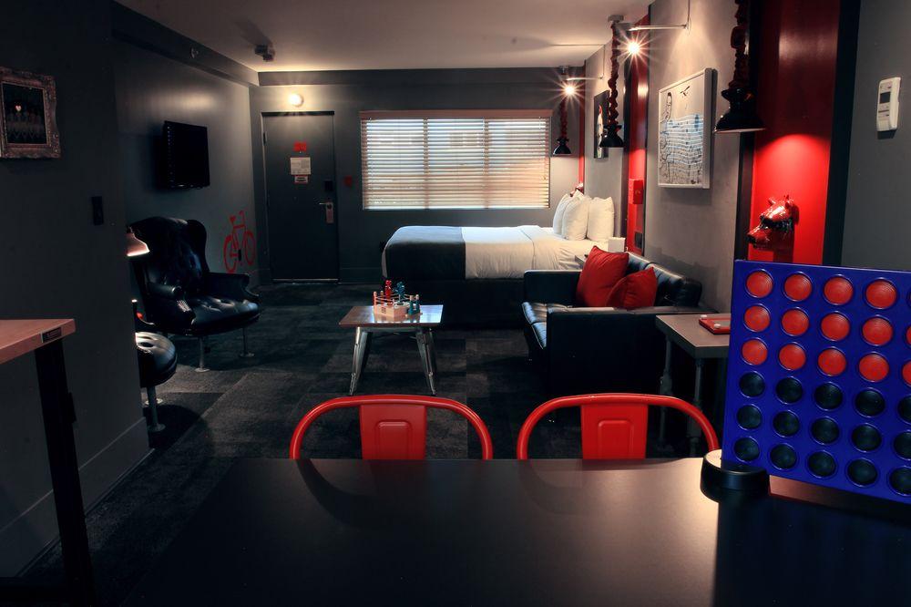 image-housing-carousel