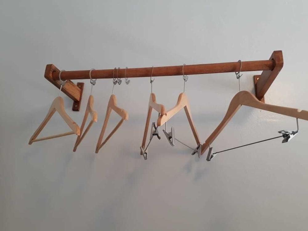 image-housing-carousel