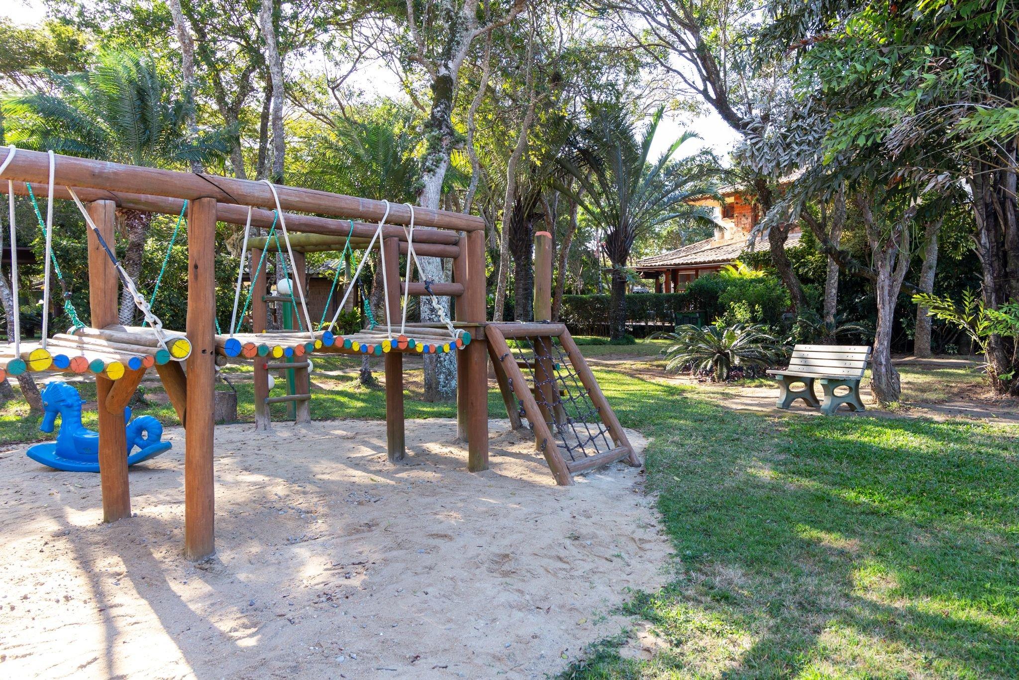 image-housing-carousel