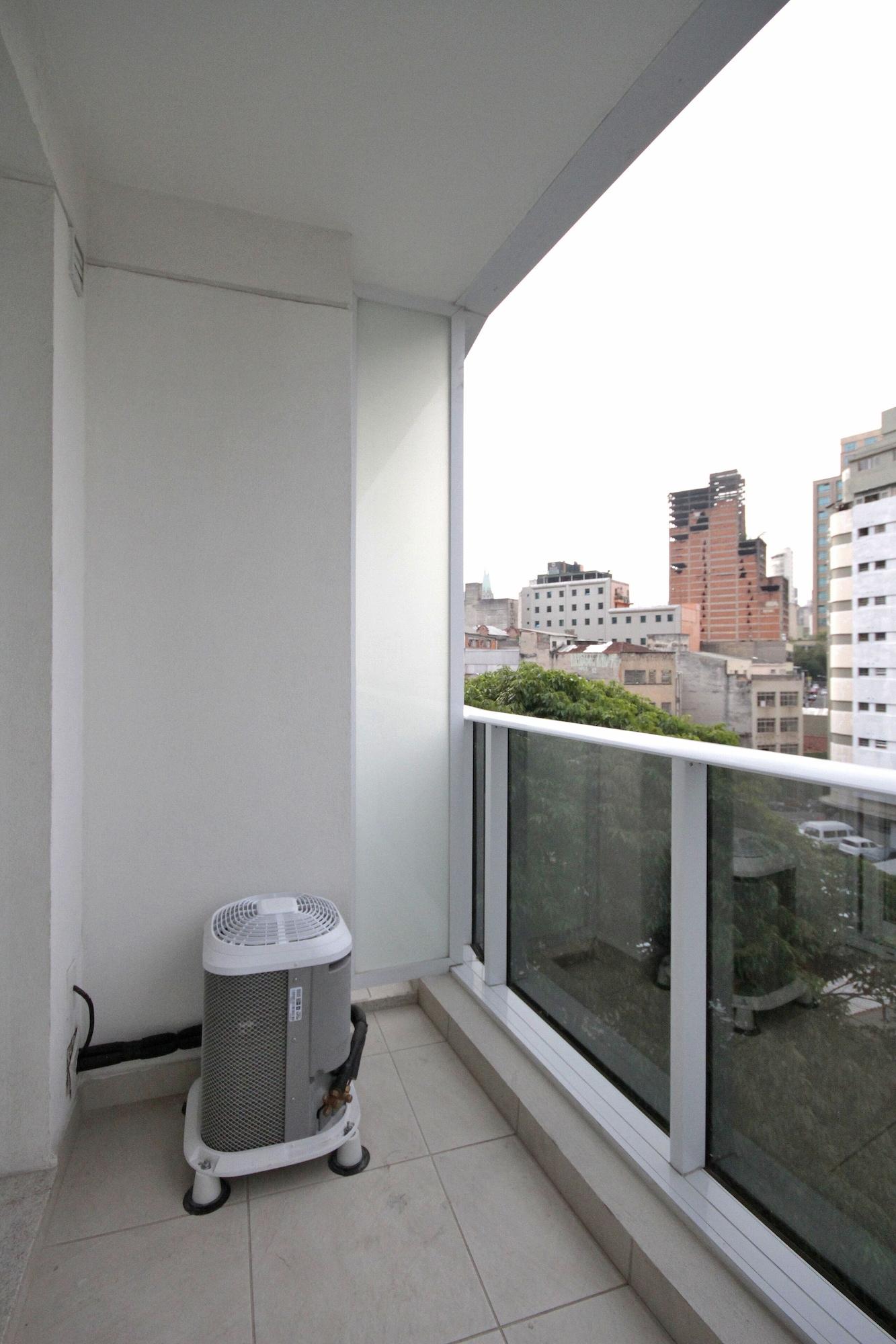 image-housing-carousel