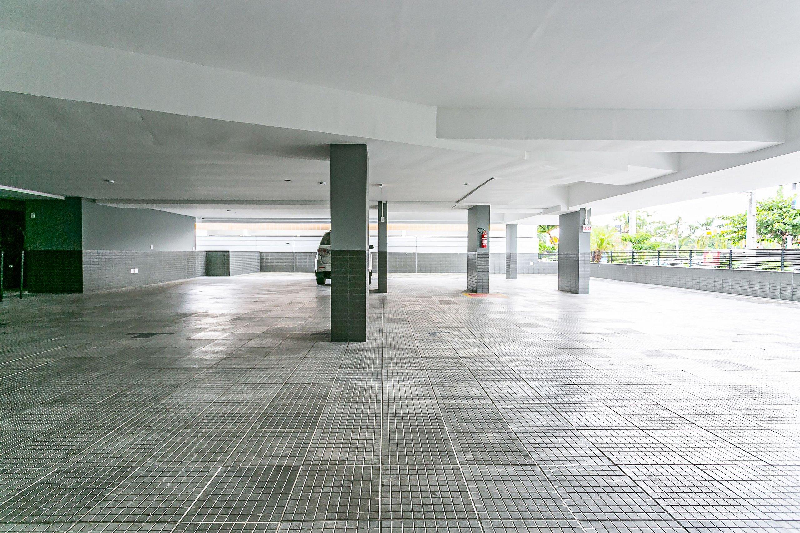 image-housing-carousel