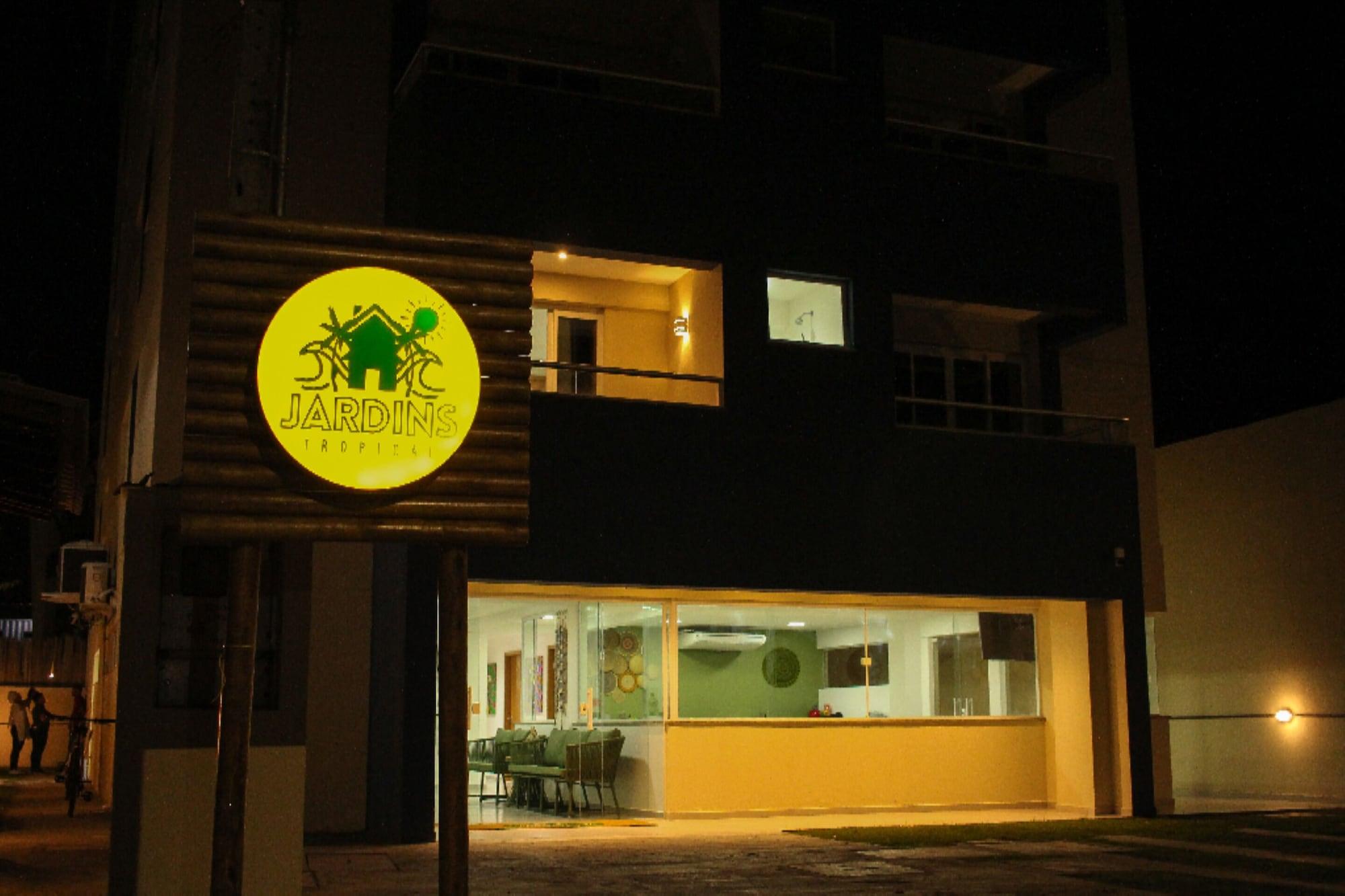 image-housing-carousel