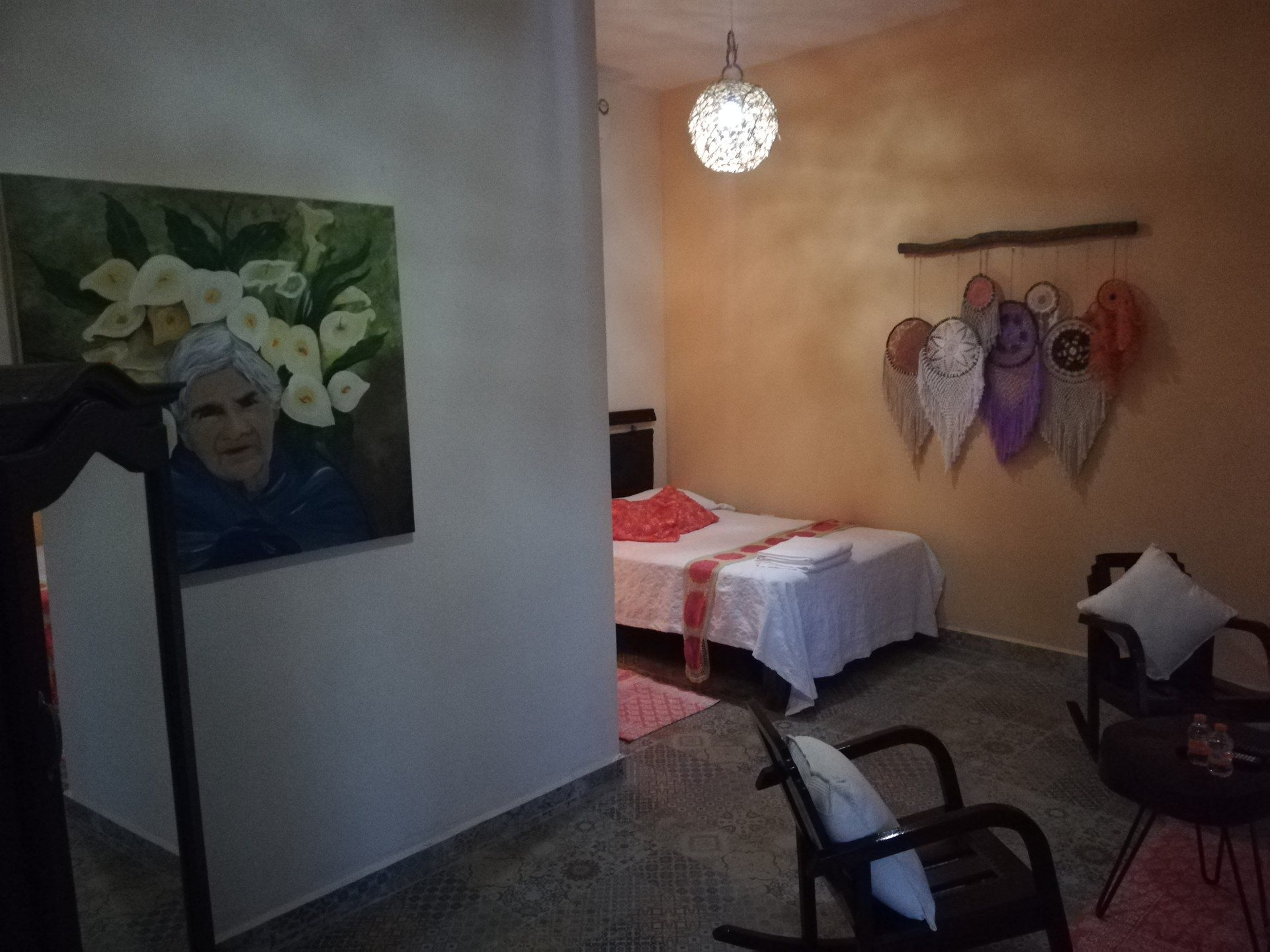 image-housing-carousel
