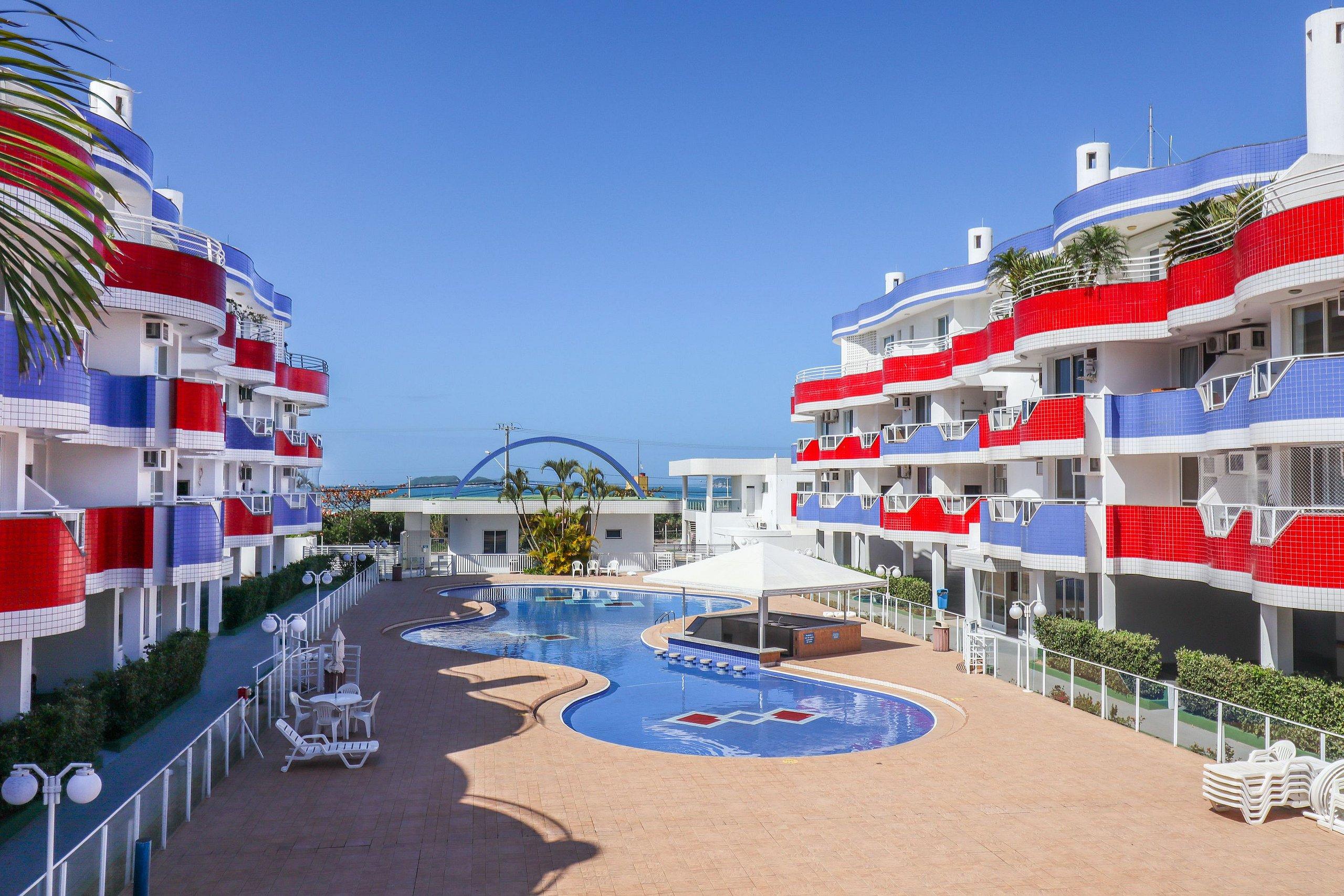 image-housing-carousel