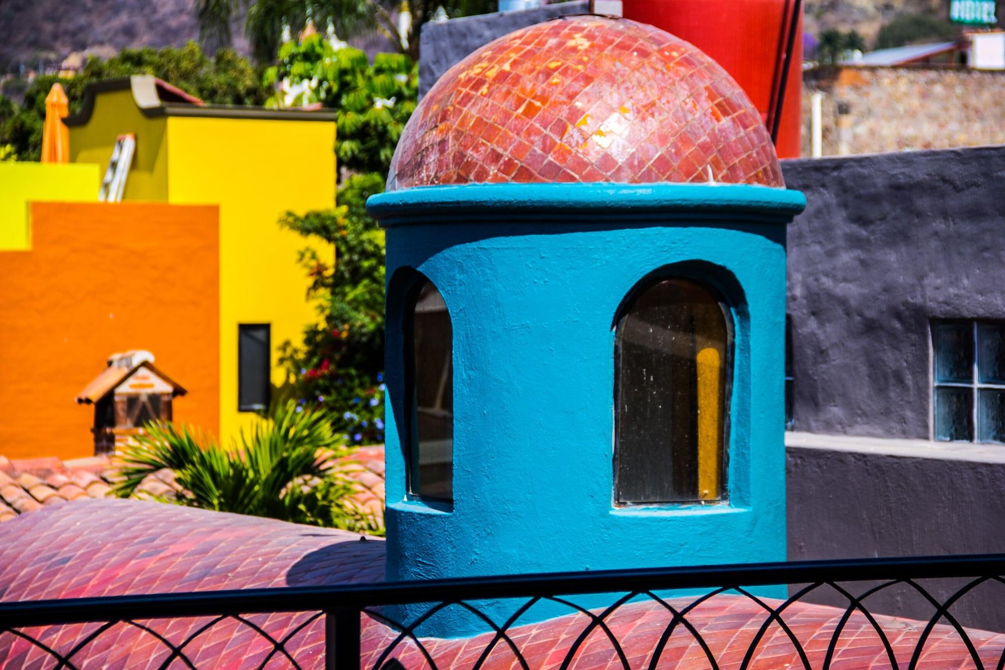 image-housing-carousel