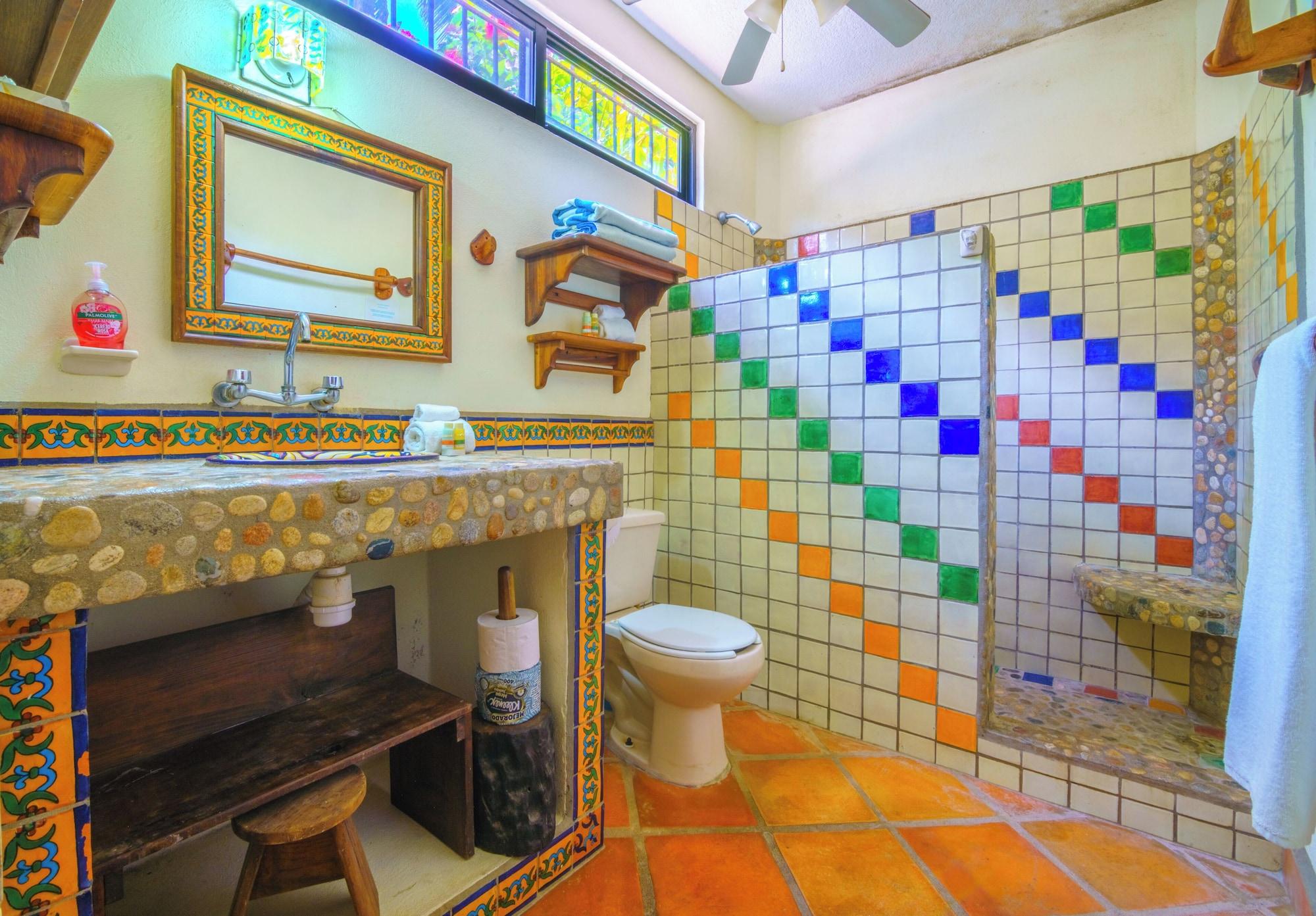 Estudio, vista a la piscina, planta baja (Bugambilia)