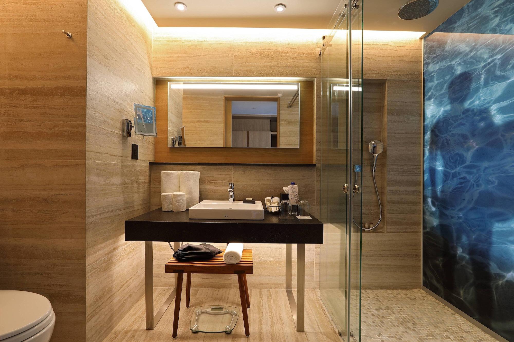 Habitación Deluxe, 1 cama King size con sofá cama, balcón