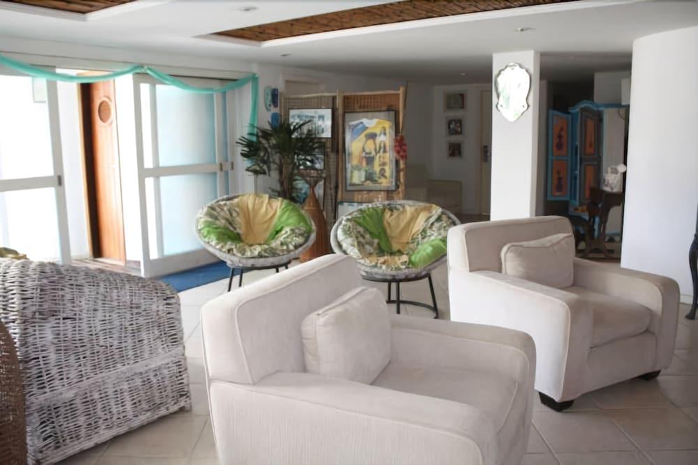 image-housing-carousel