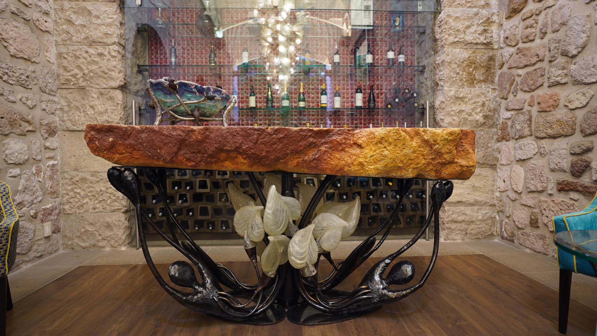 image-housing-carousel