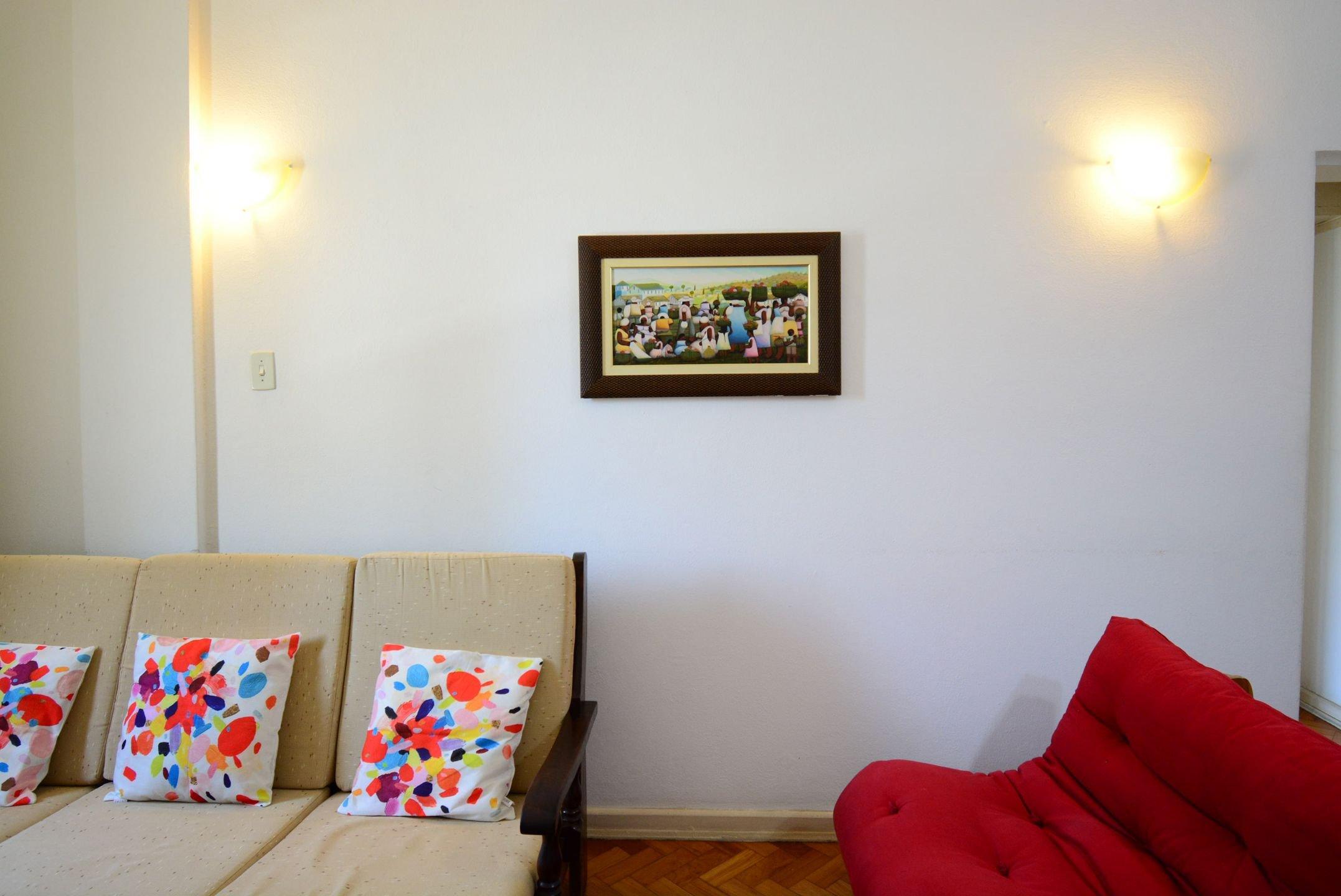 image-housing-carousel