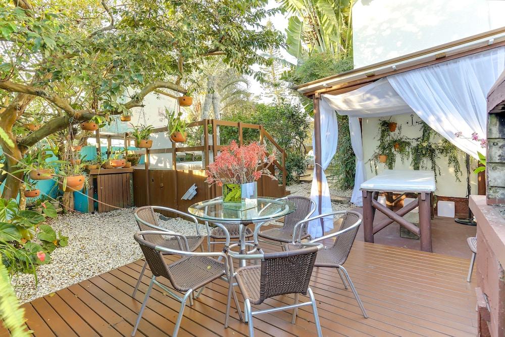 image-housing-carousel