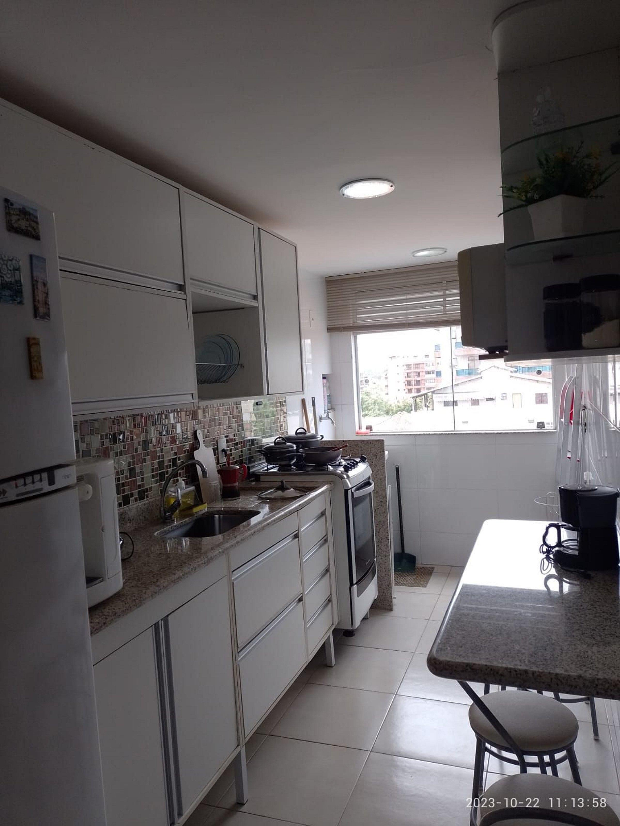 image-housing-carousel