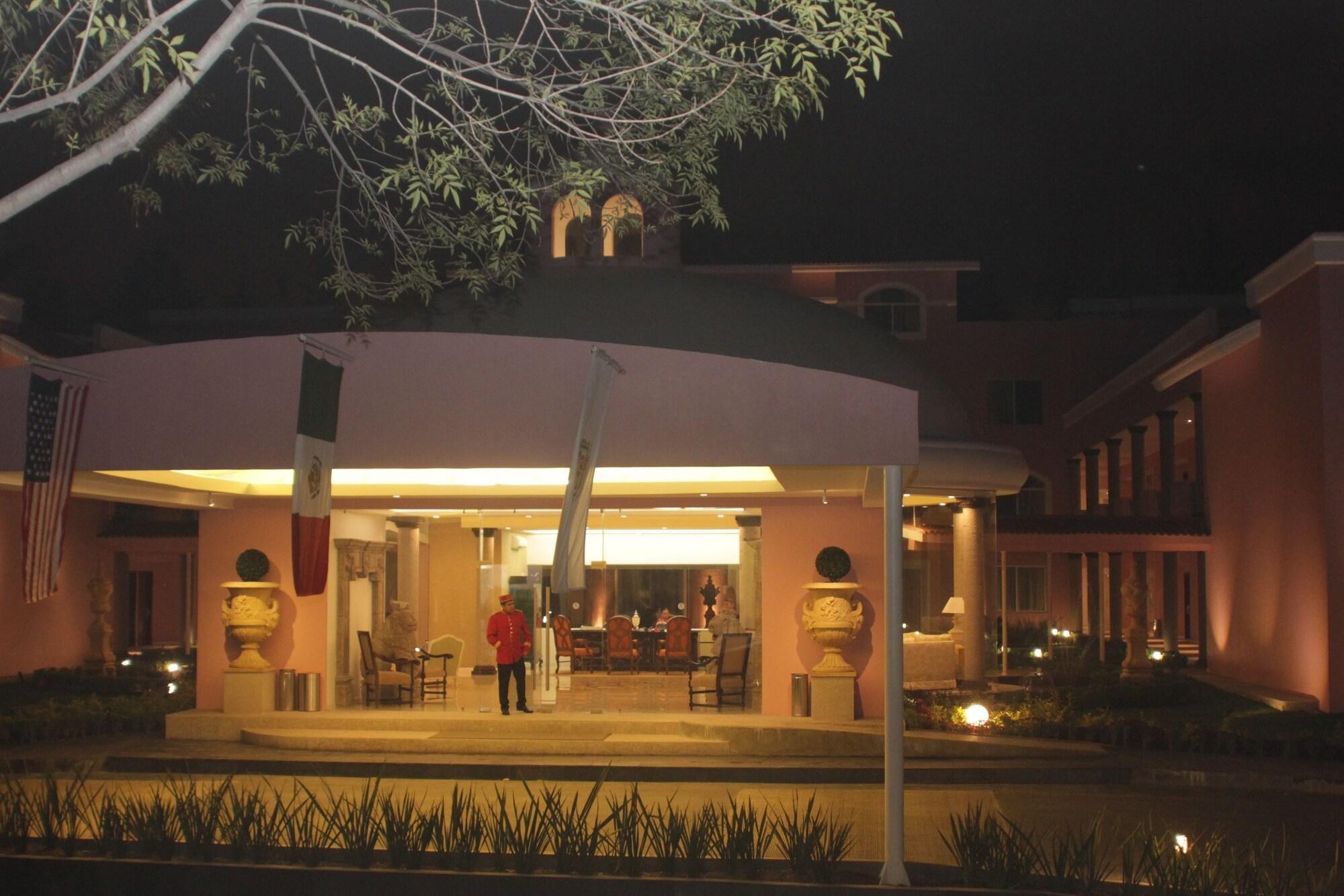 image-housing-carousel