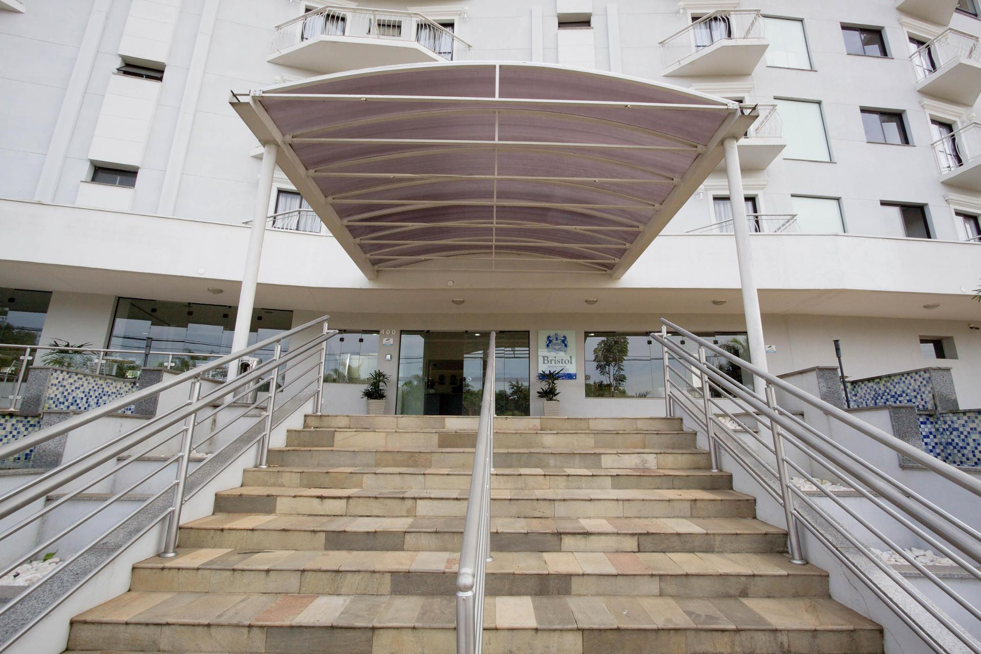 image-housing-carousel