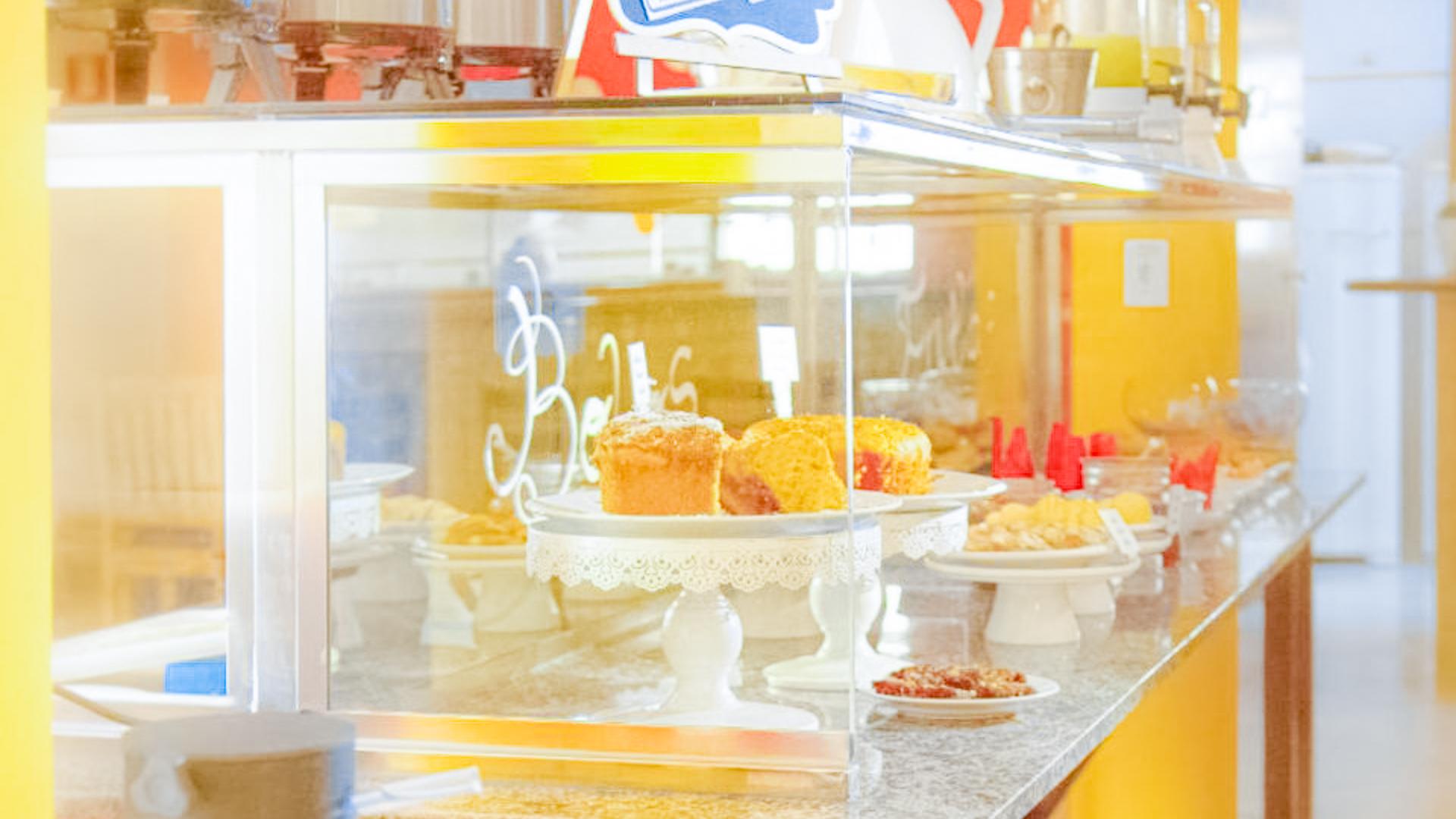 image-housing-carousel