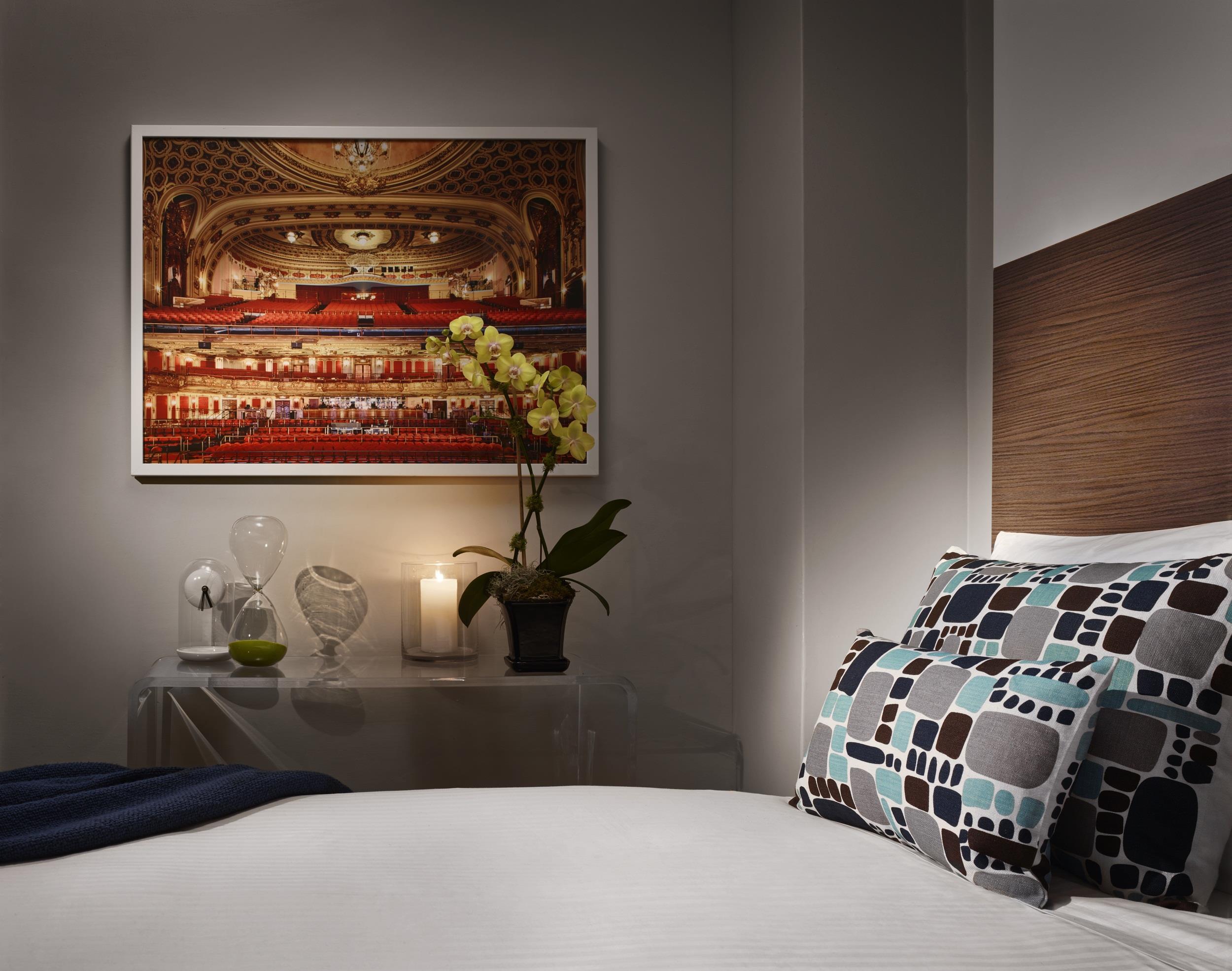 image-housing-carousel