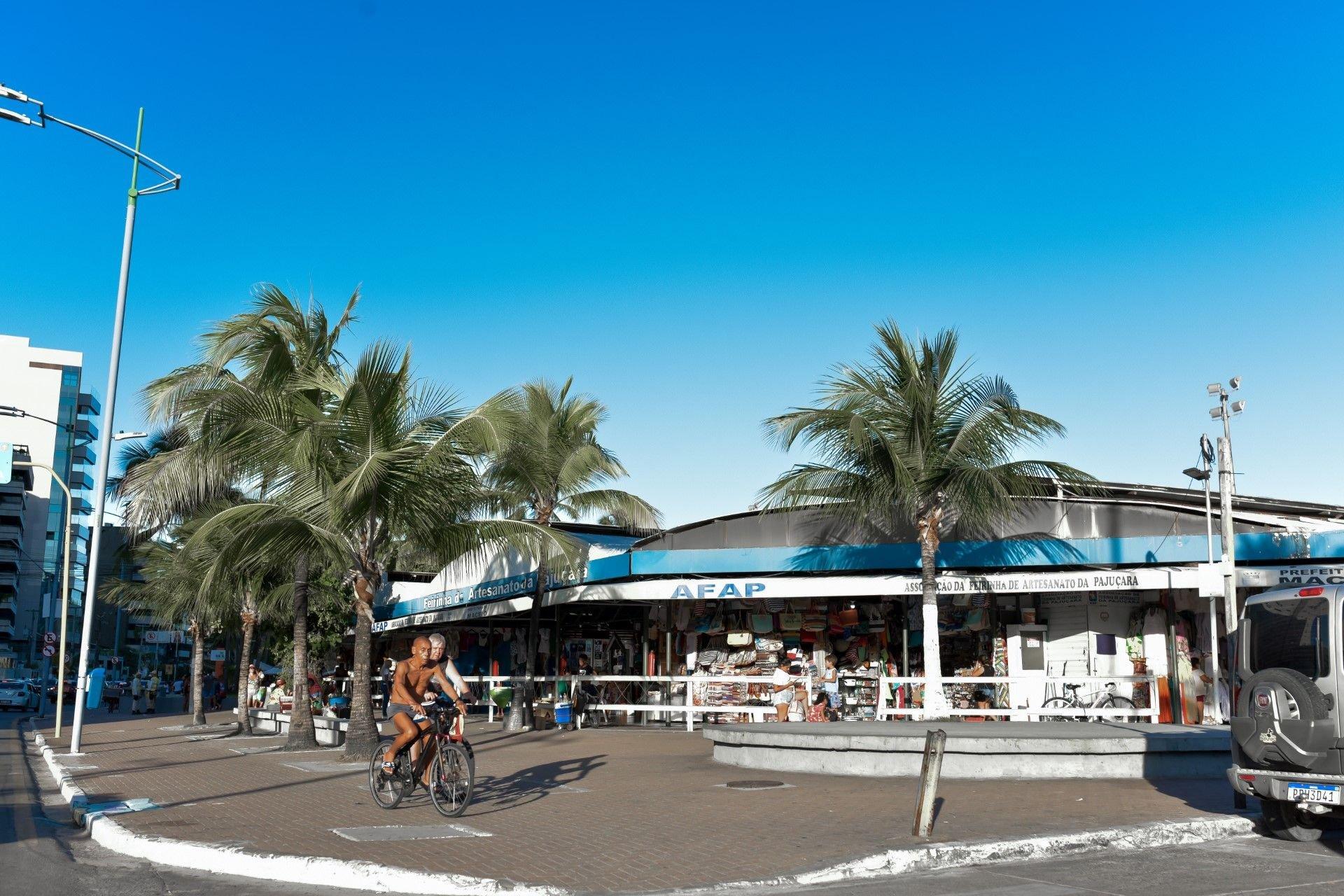 image-housing-carousel