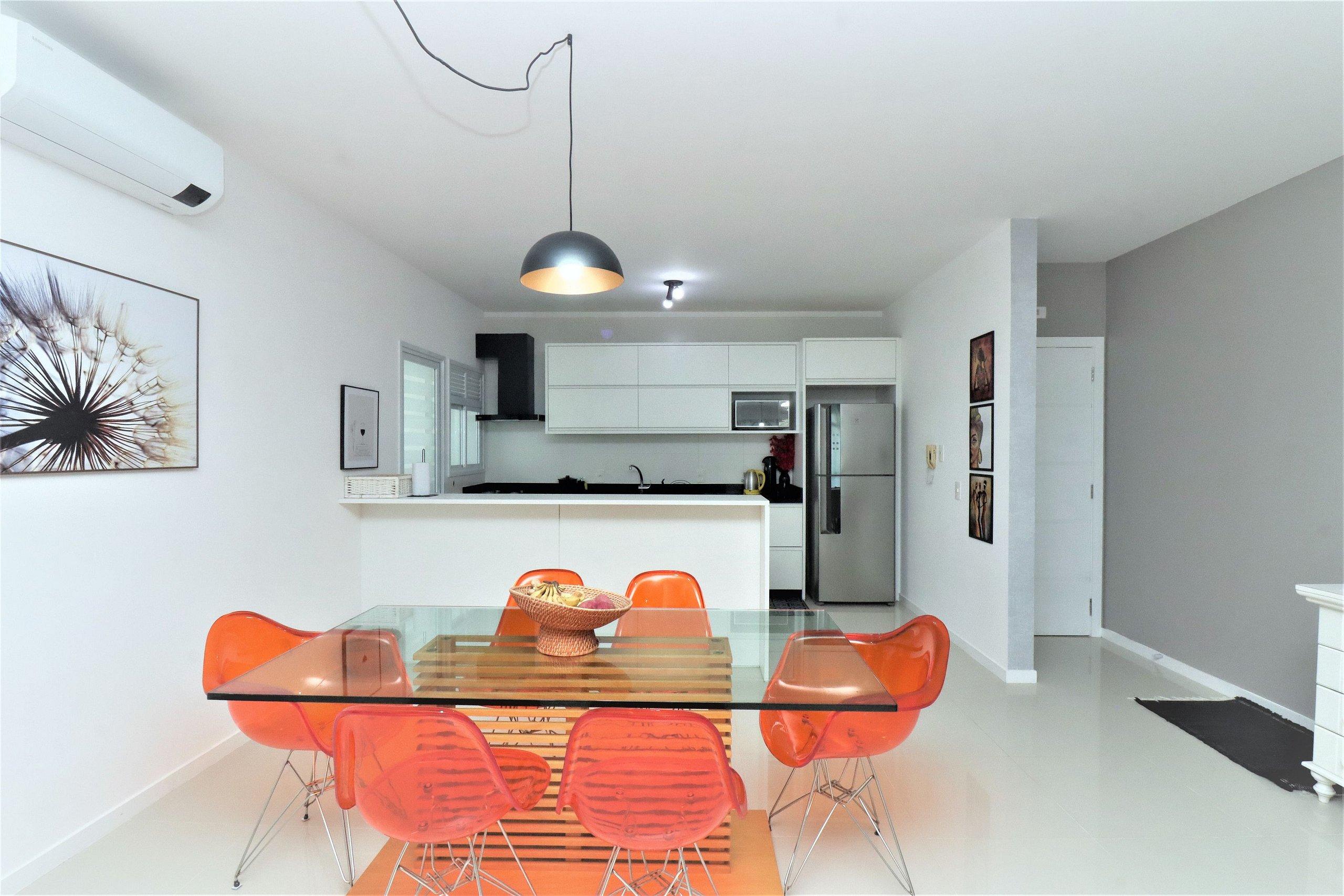 image-housing-carousel