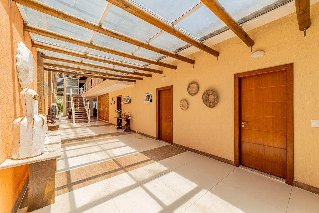 image-housing-carousel