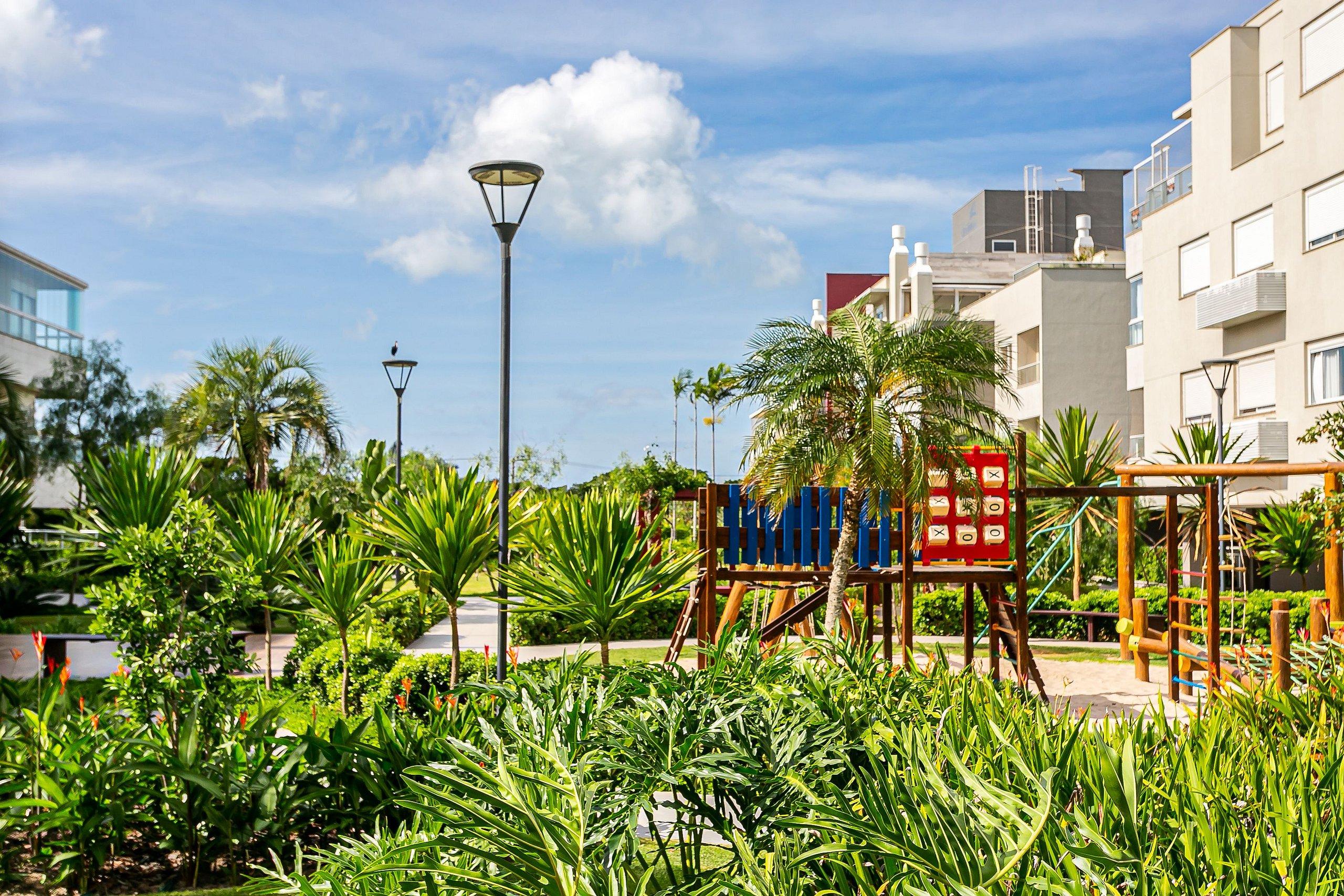 image-housing-carousel