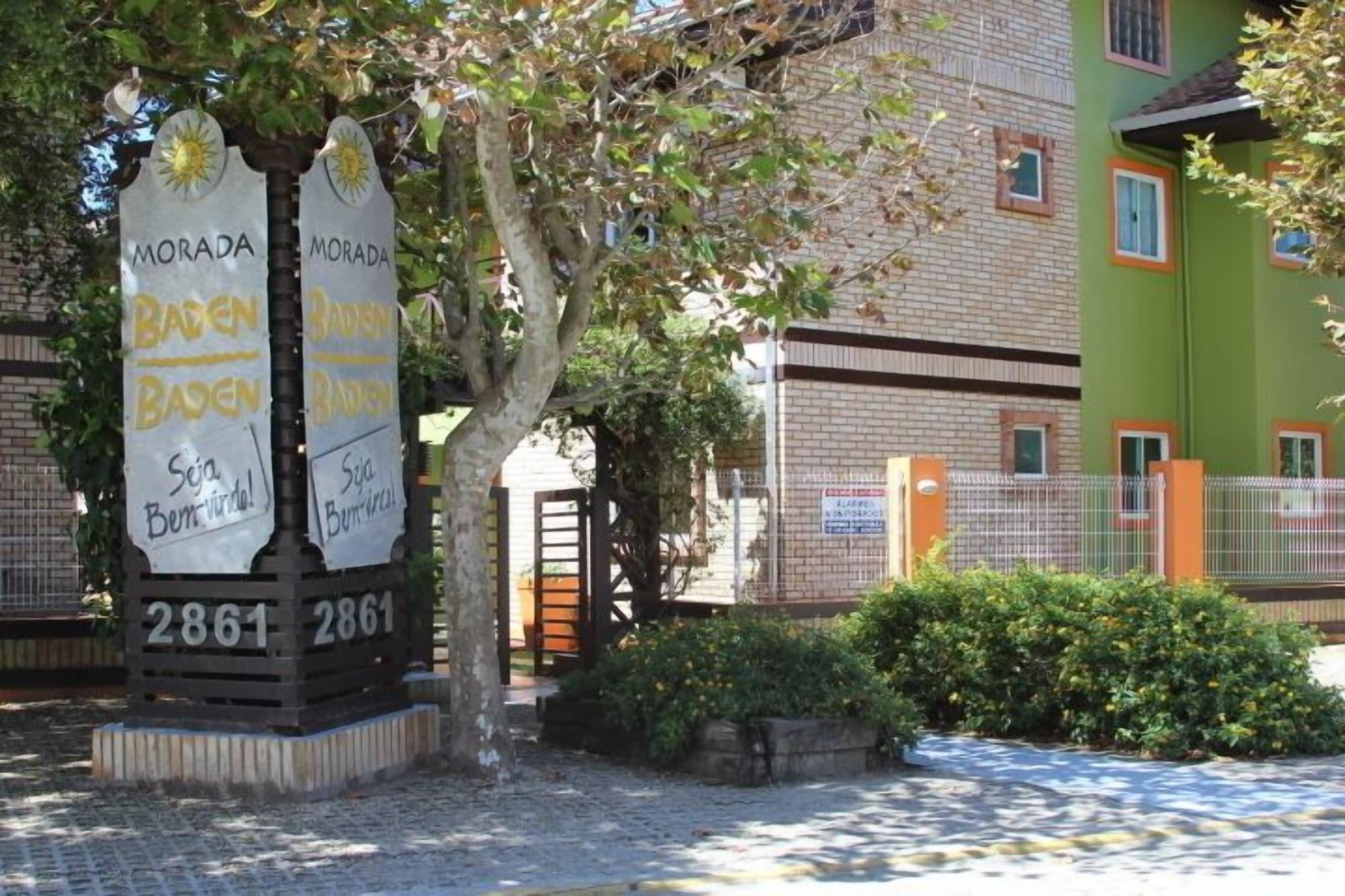 image-housing-carousel