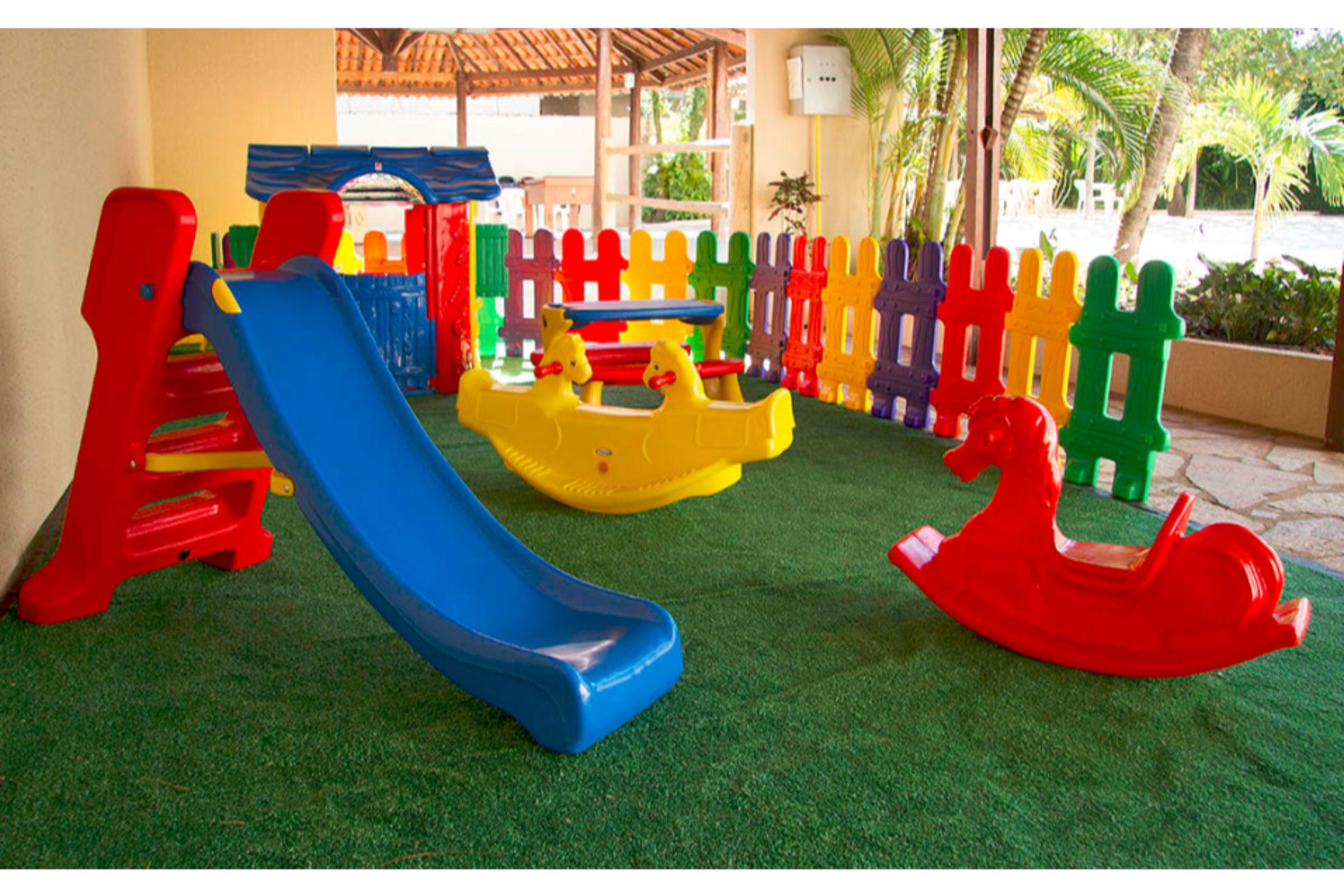 image-housing-carousel