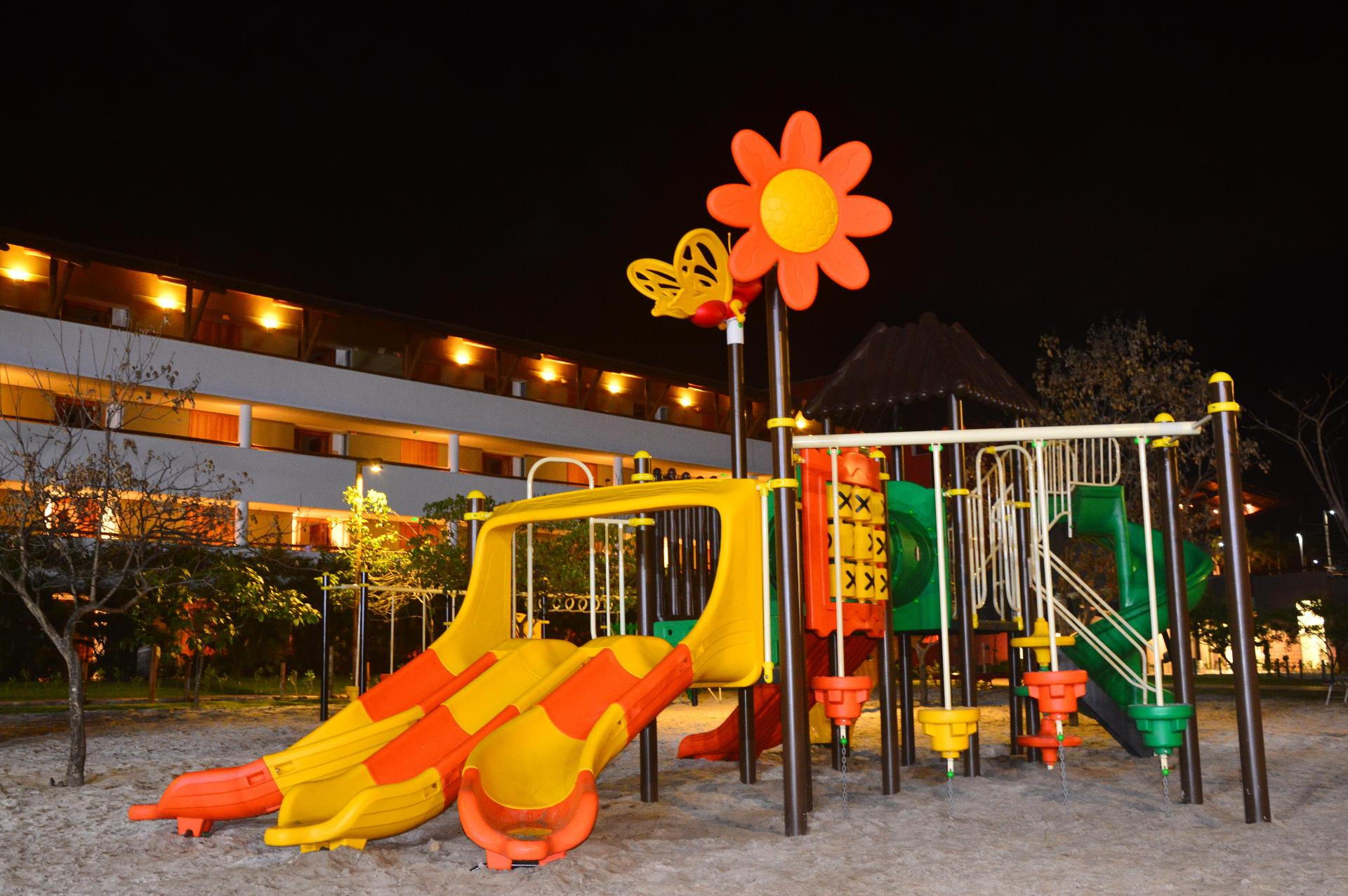 image-housing-carousel