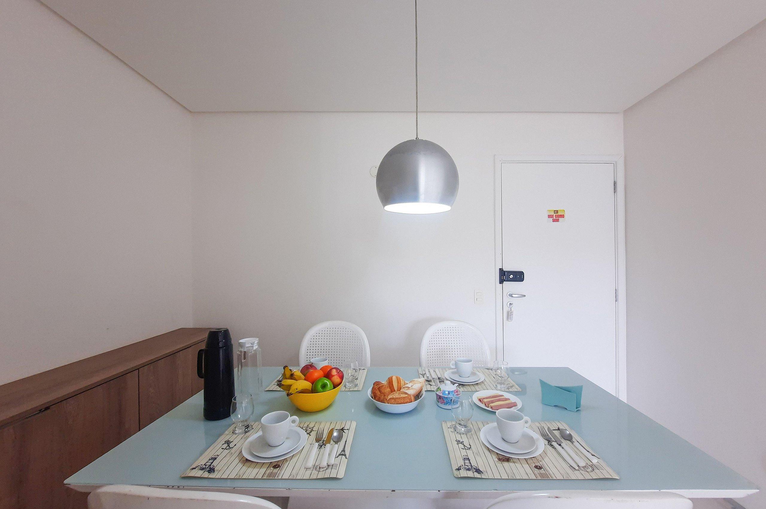 image-housing-carousel