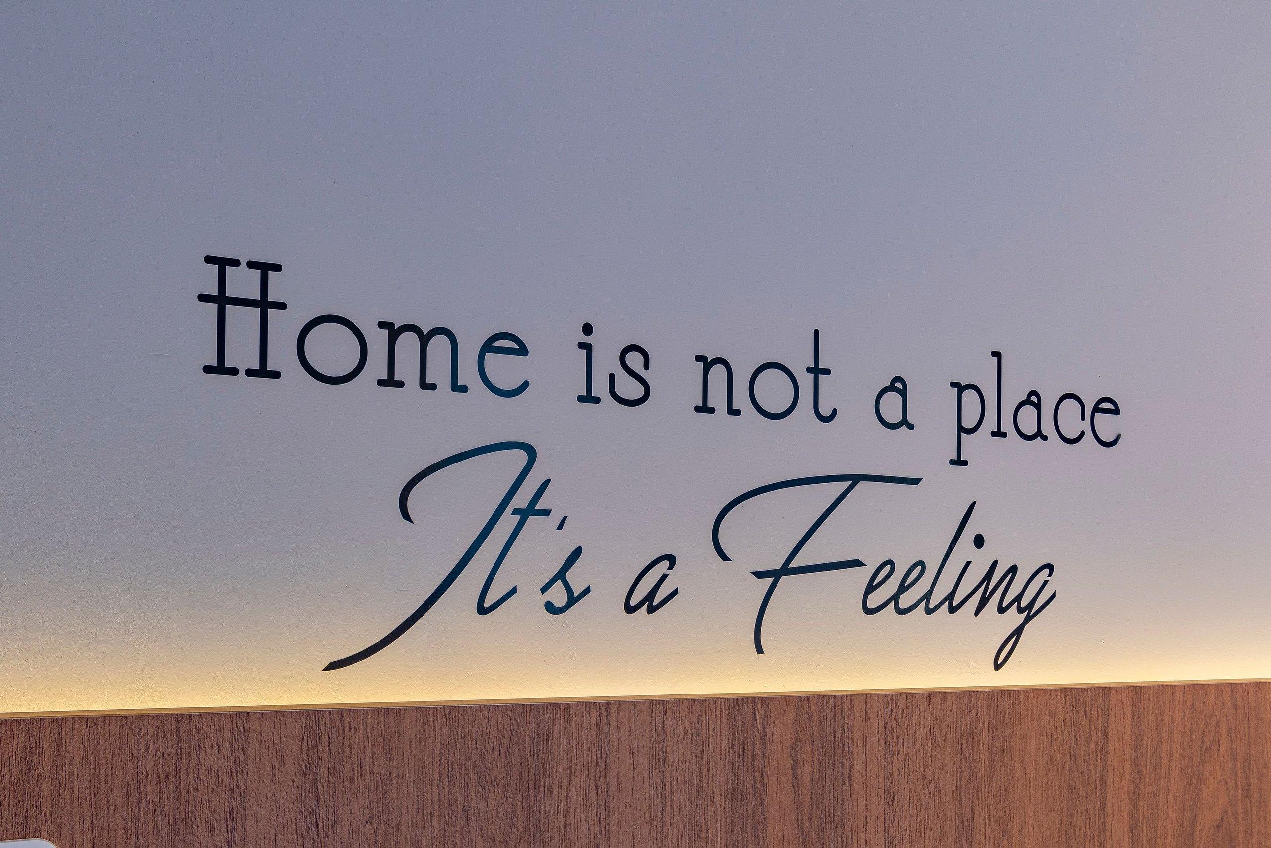image-housing-carousel