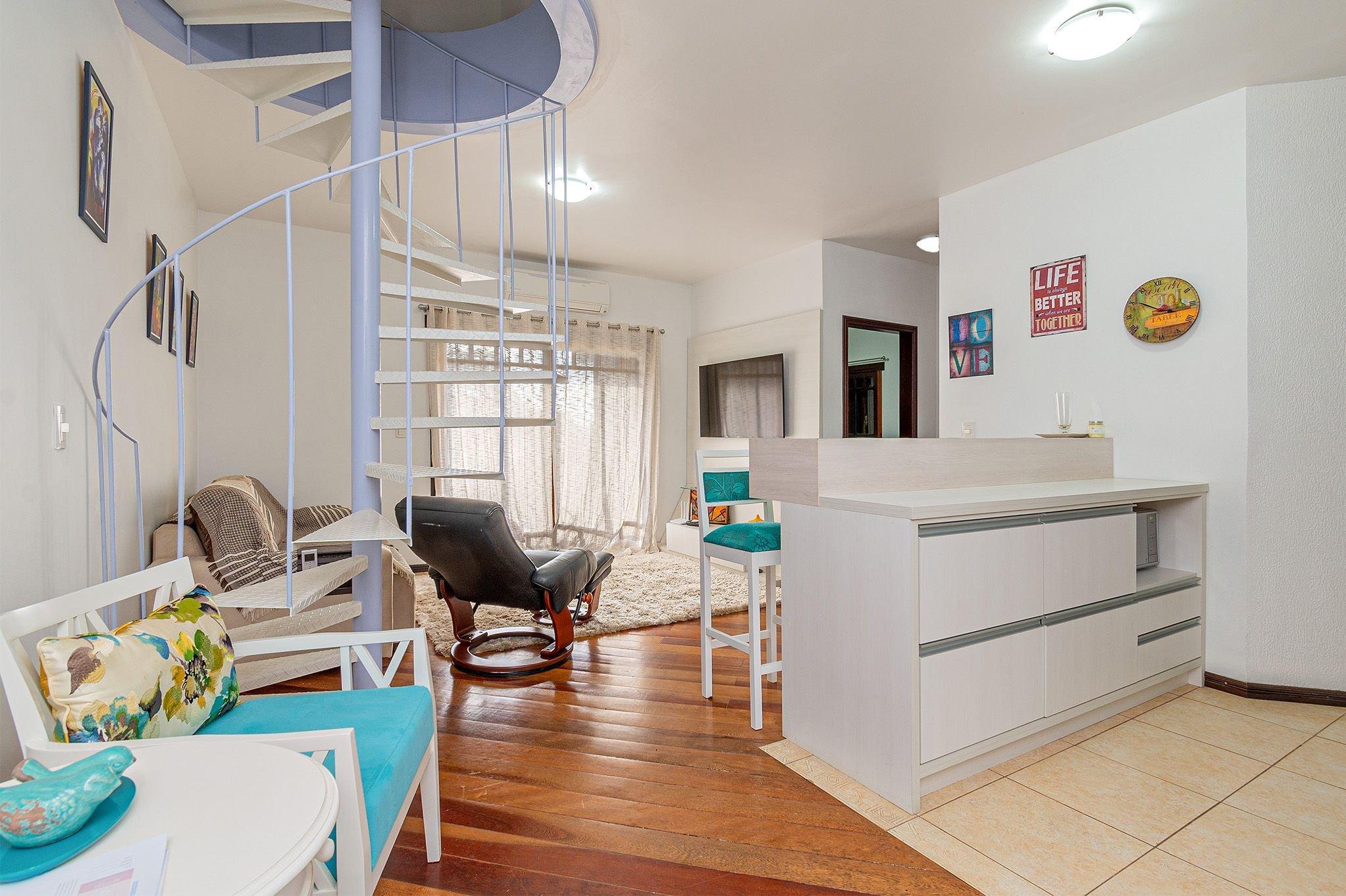image-housing-carousel