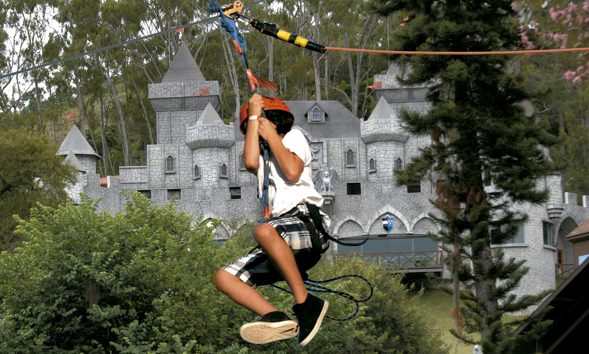 image-housing-carousel