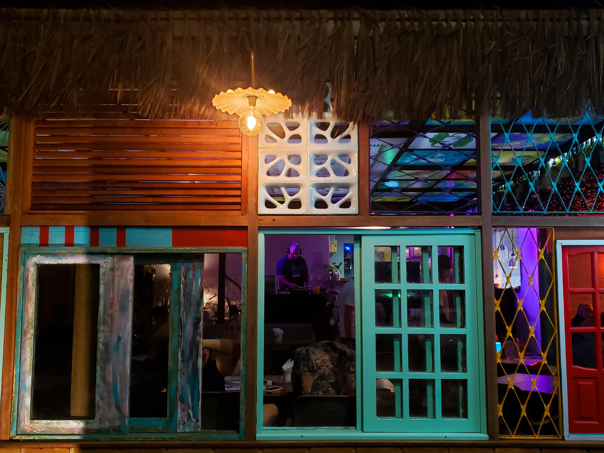 image-housing-carousel