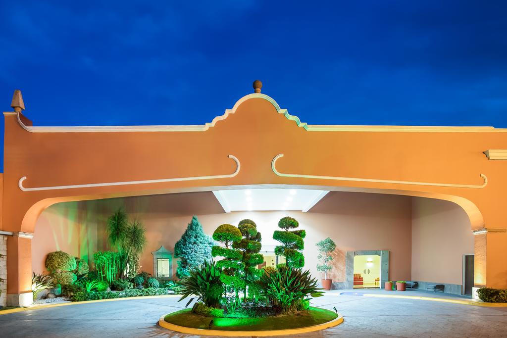 image-housing-carousel