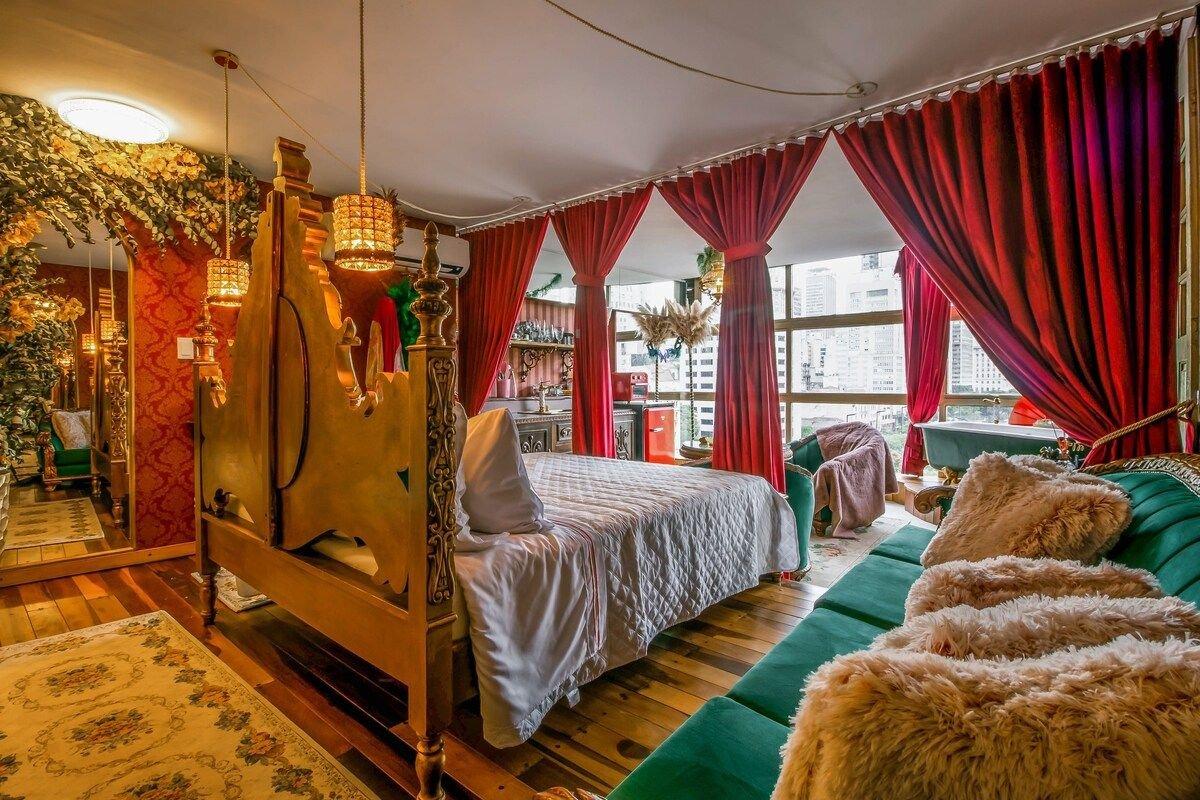 image-housing-carousel