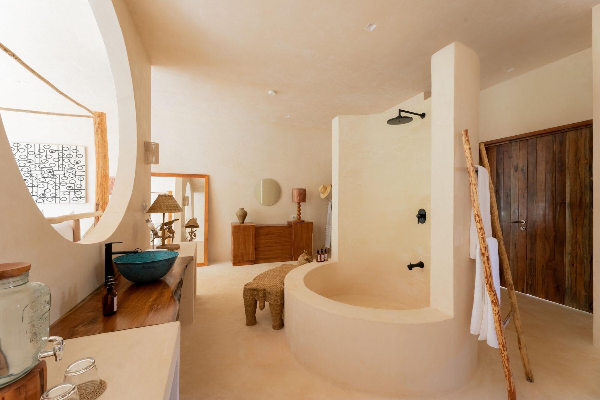 Signature Suite Lower - Jungle Side
