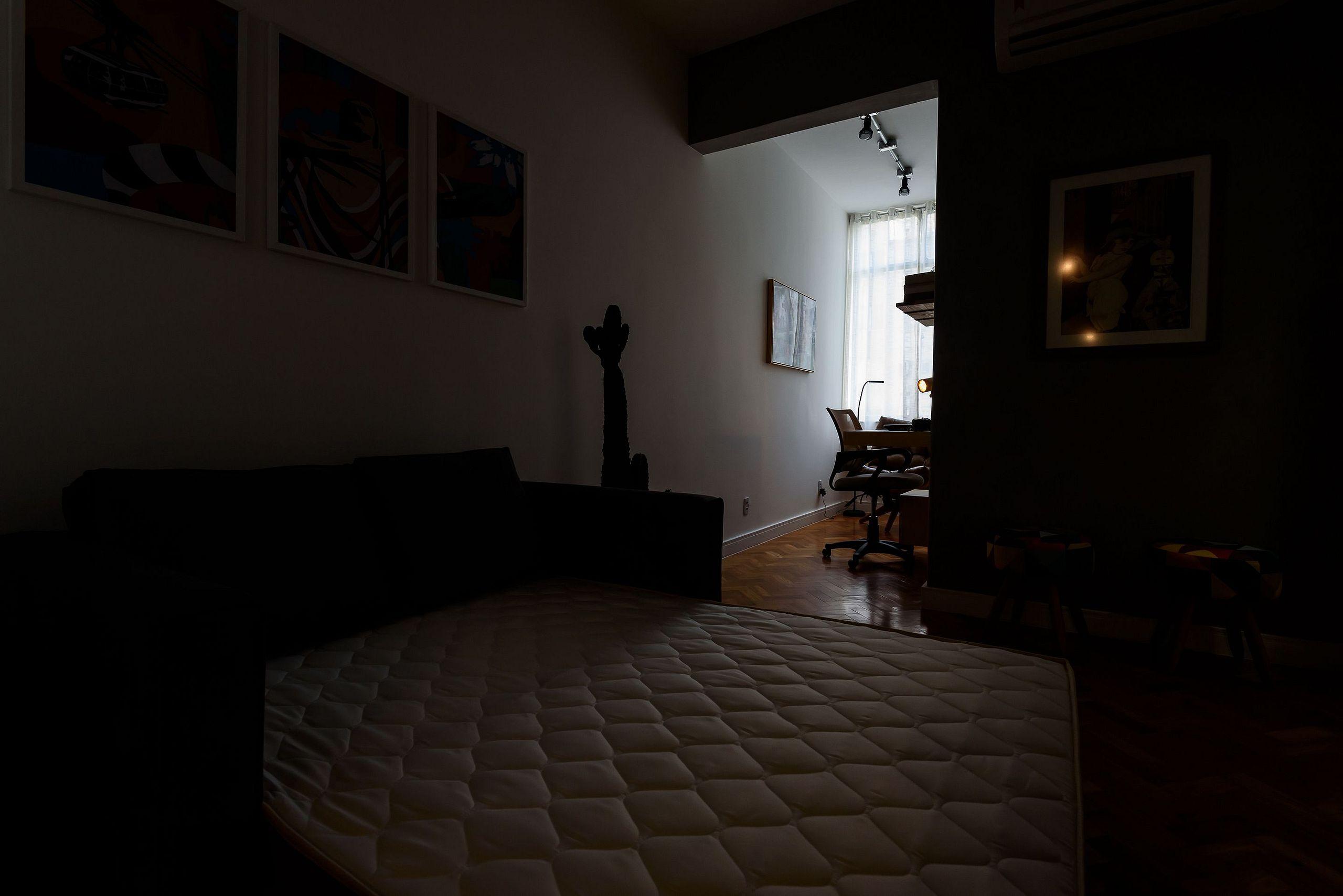 image-housing-carousel