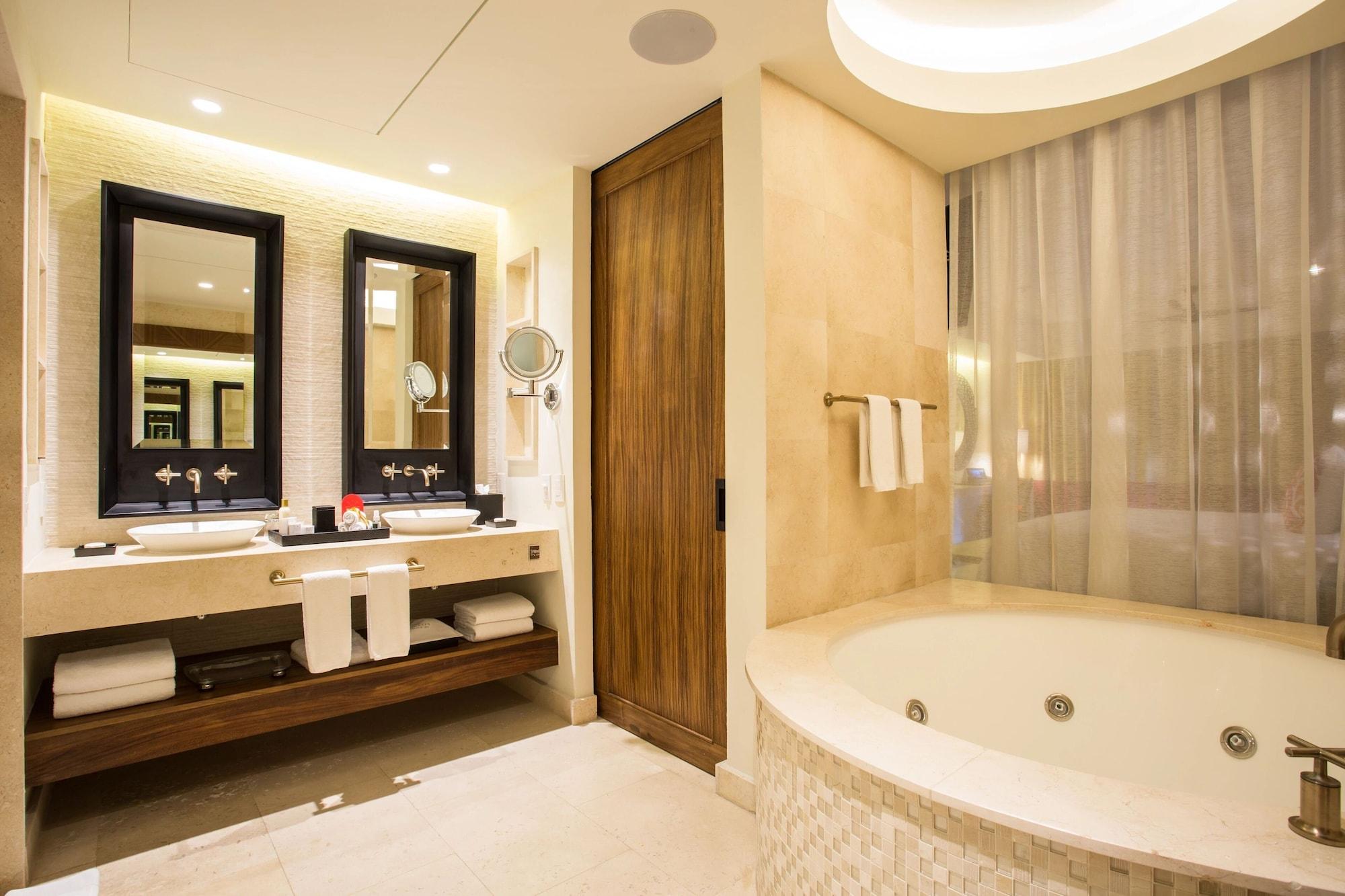 Preferred Club Junior Suite Ocean View Double