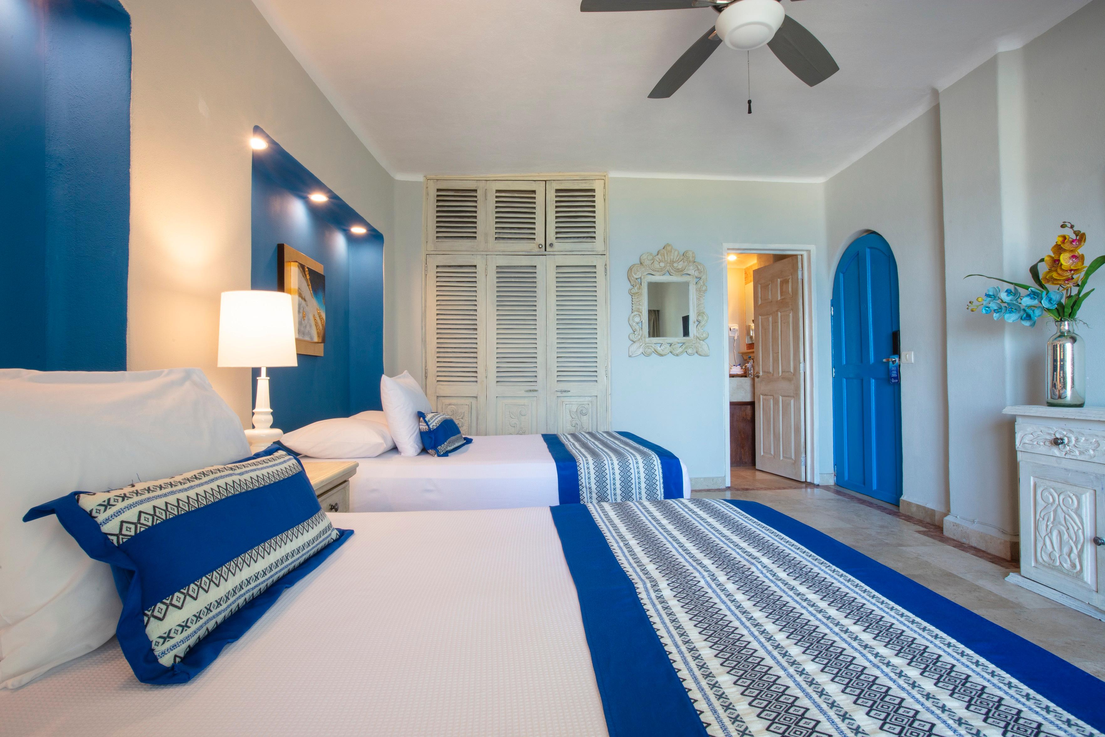 Lush Partial Bay View 1 King Bed 