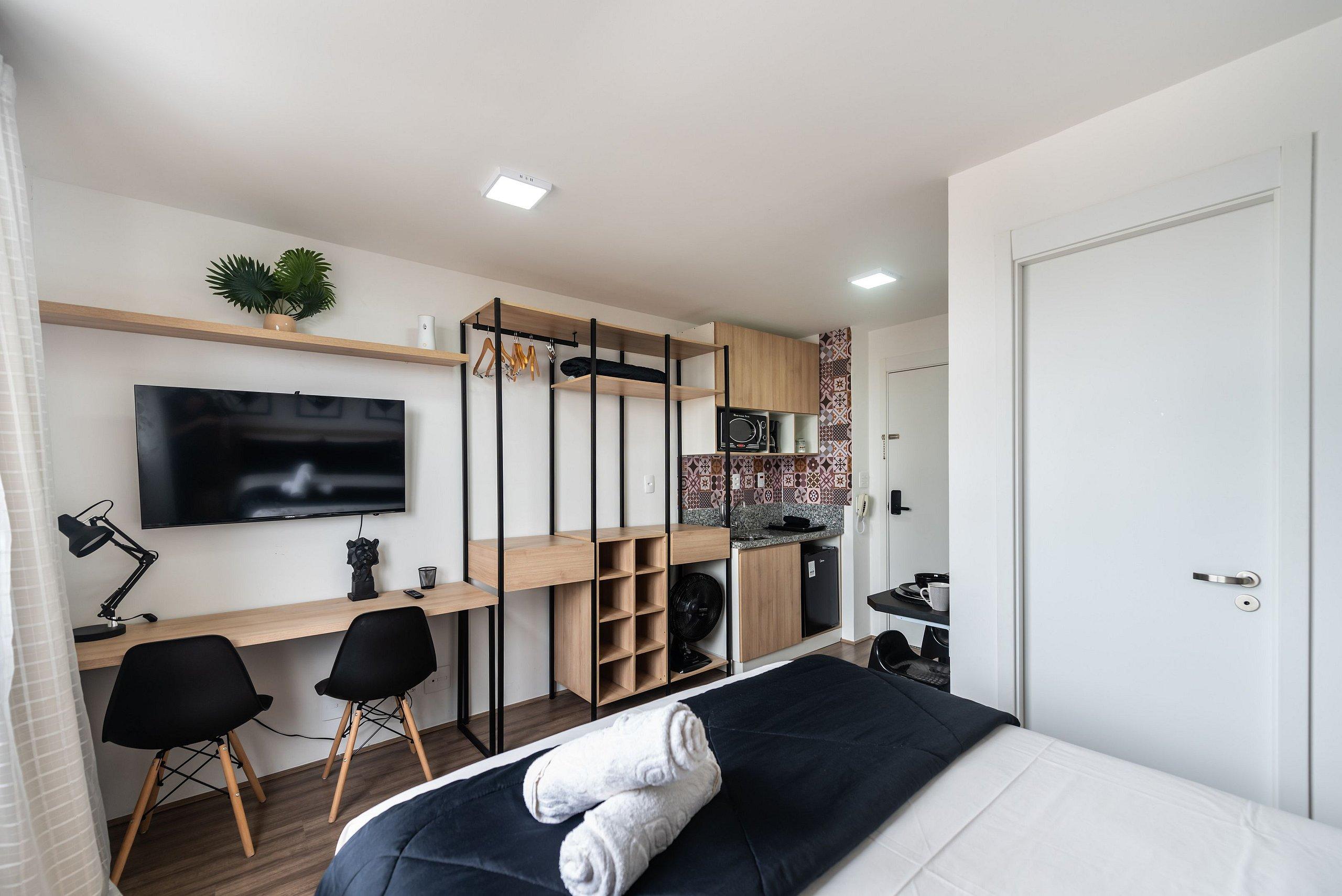 image-housing-carousel