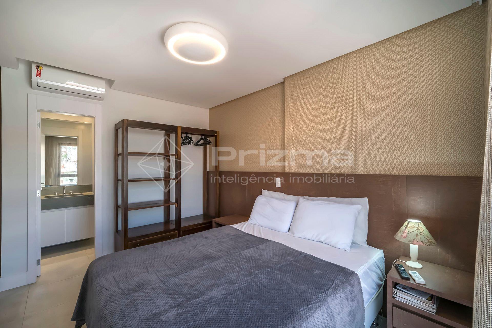image-housing-carousel