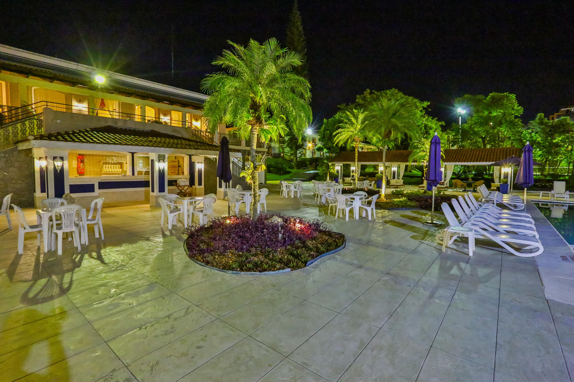 image-housing-carousel