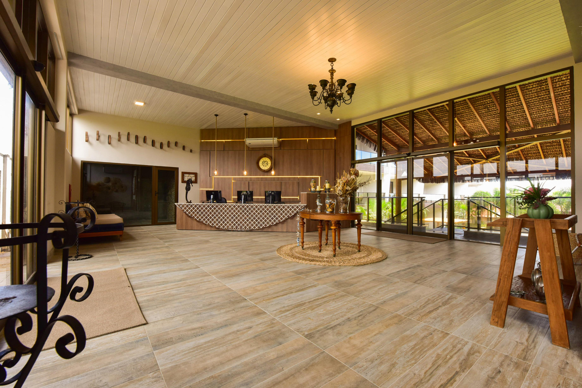 image-housing-carousel
