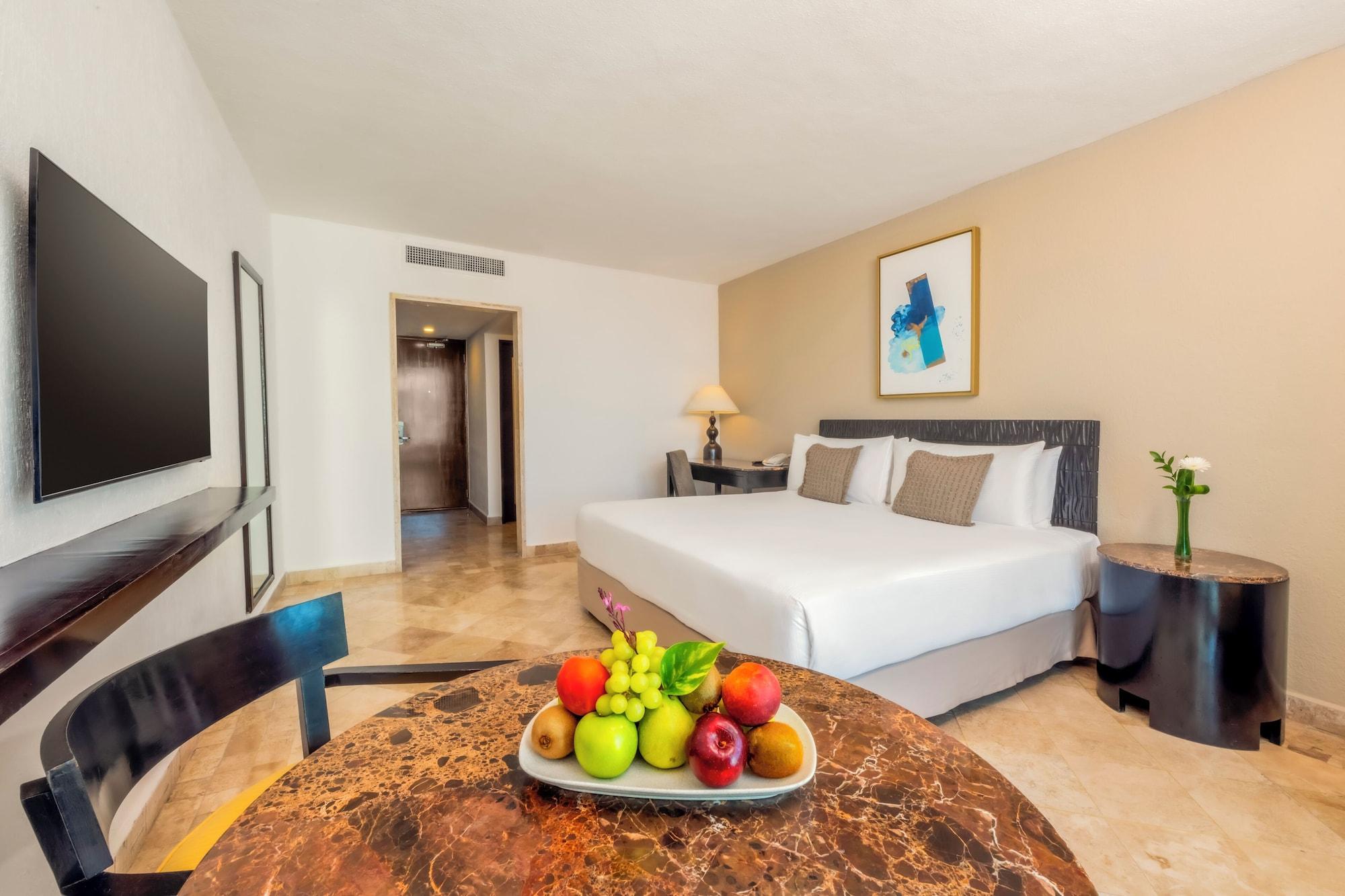 Habitación estándar, 2 camas dobles, vista a la ciudad