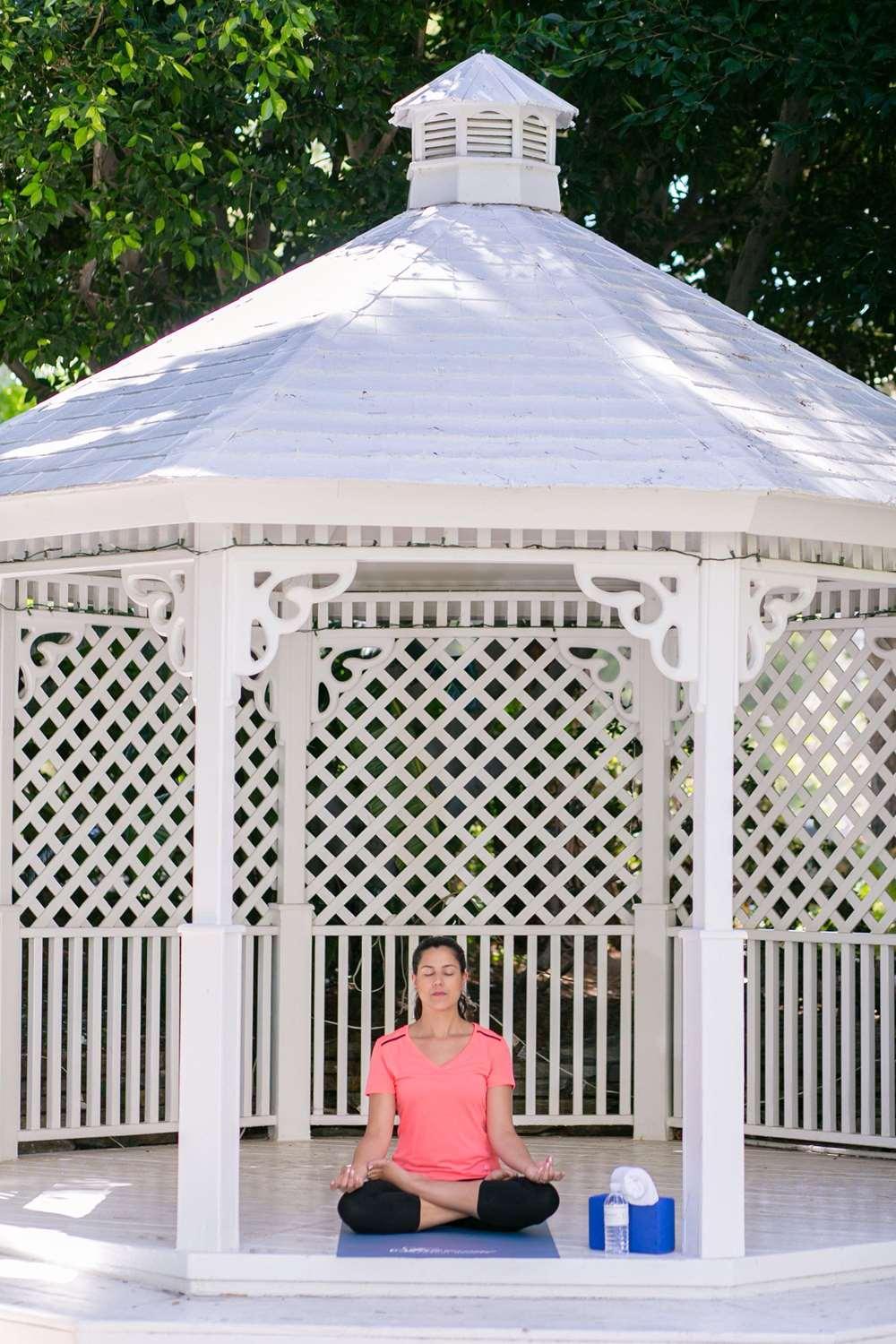 image-housing-carousel
