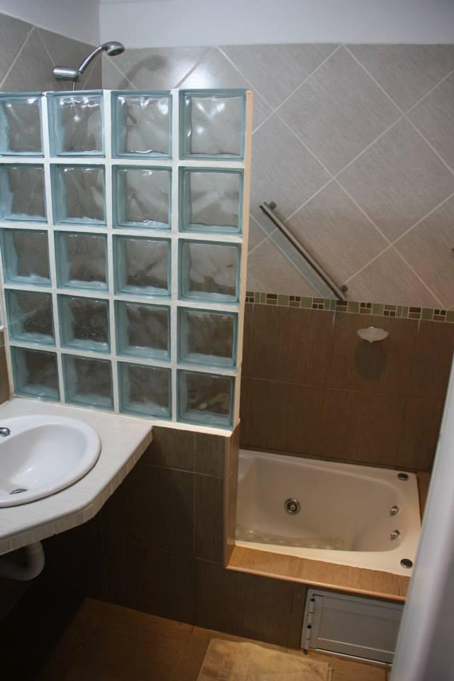 image-housing-carousel