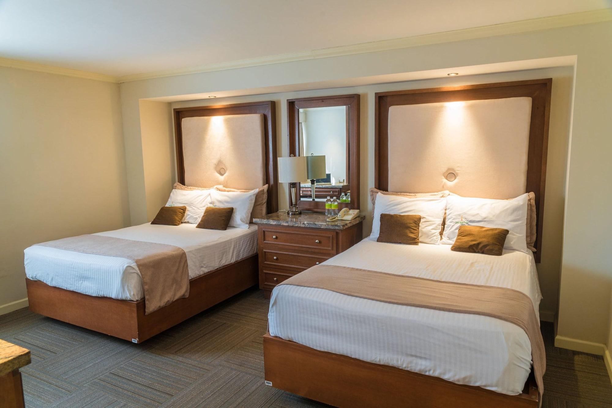 Rose Hotel 6