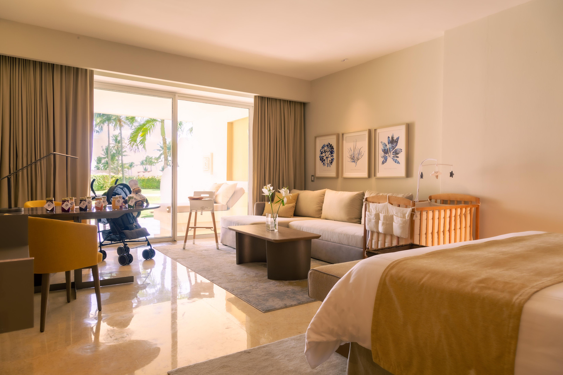 Habitación Familia -6 personas- de Lujo con Vista a la Piscina